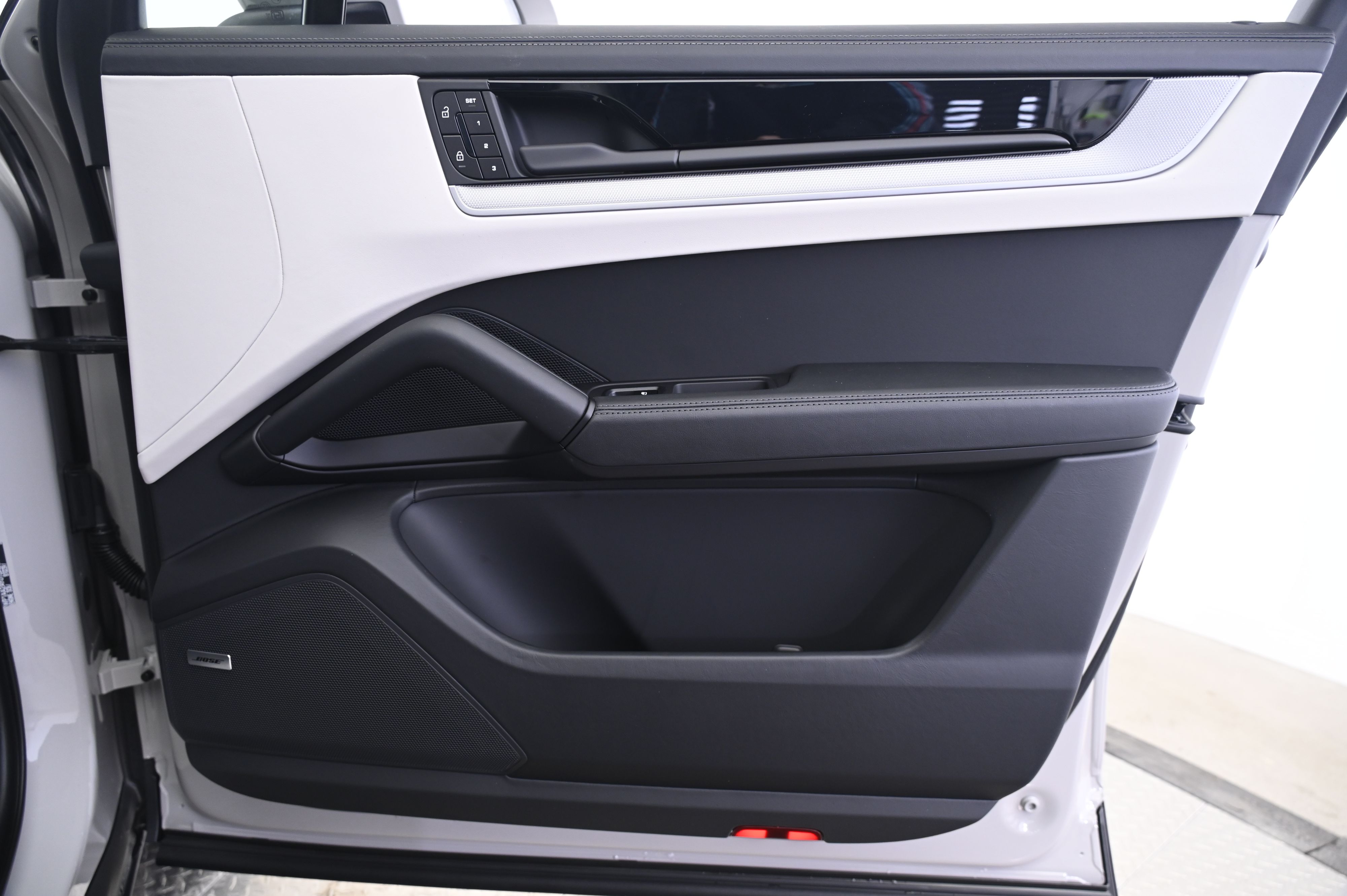 Thumbnail: 2026 Porsche Cayenne - 20