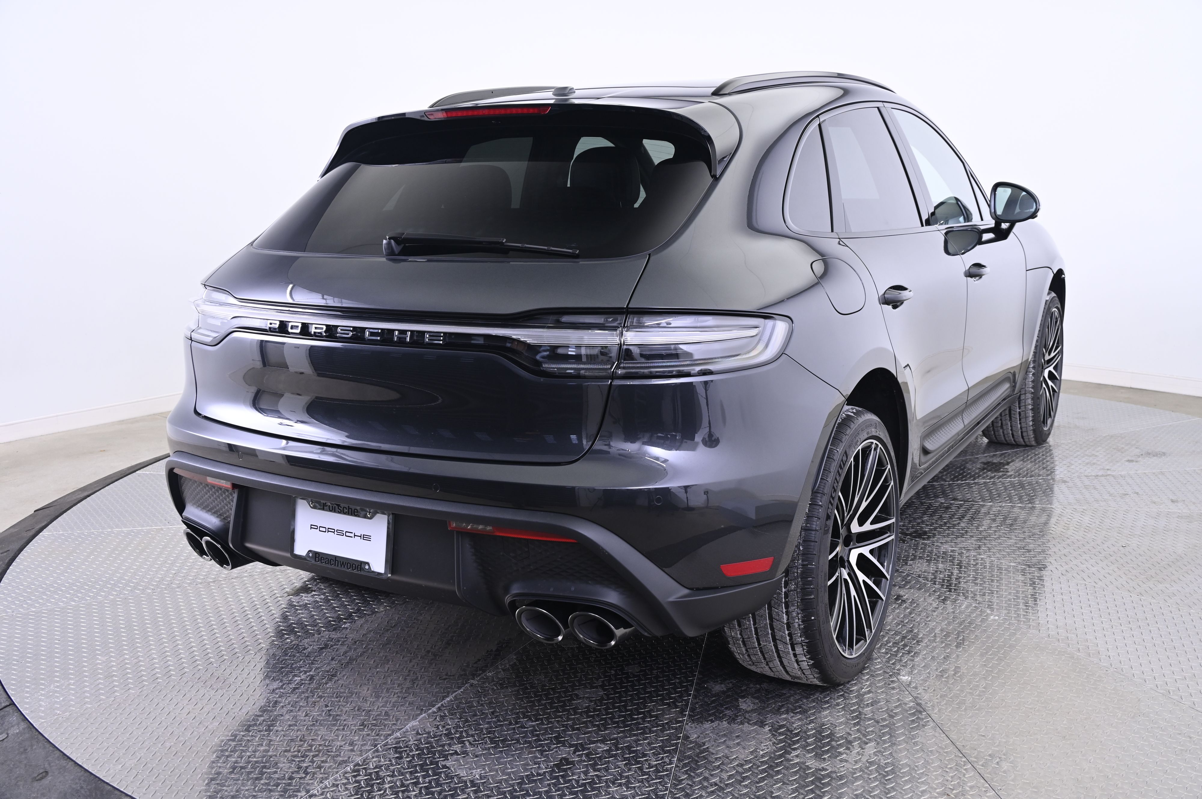 Thumbnail: 2026 Porsche Macan - 7
