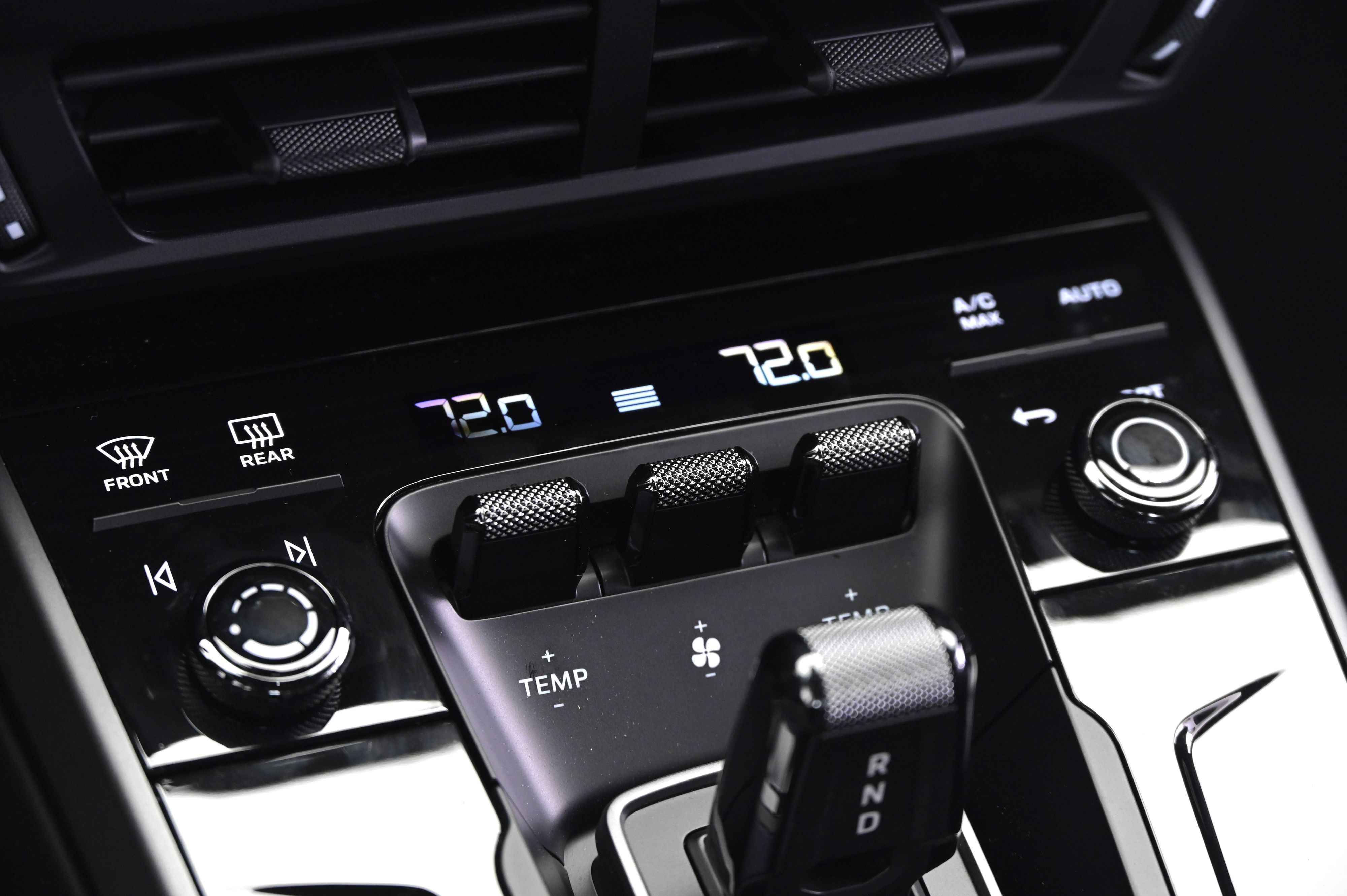 Thumbnail: 2025 Porsche 911 - 31