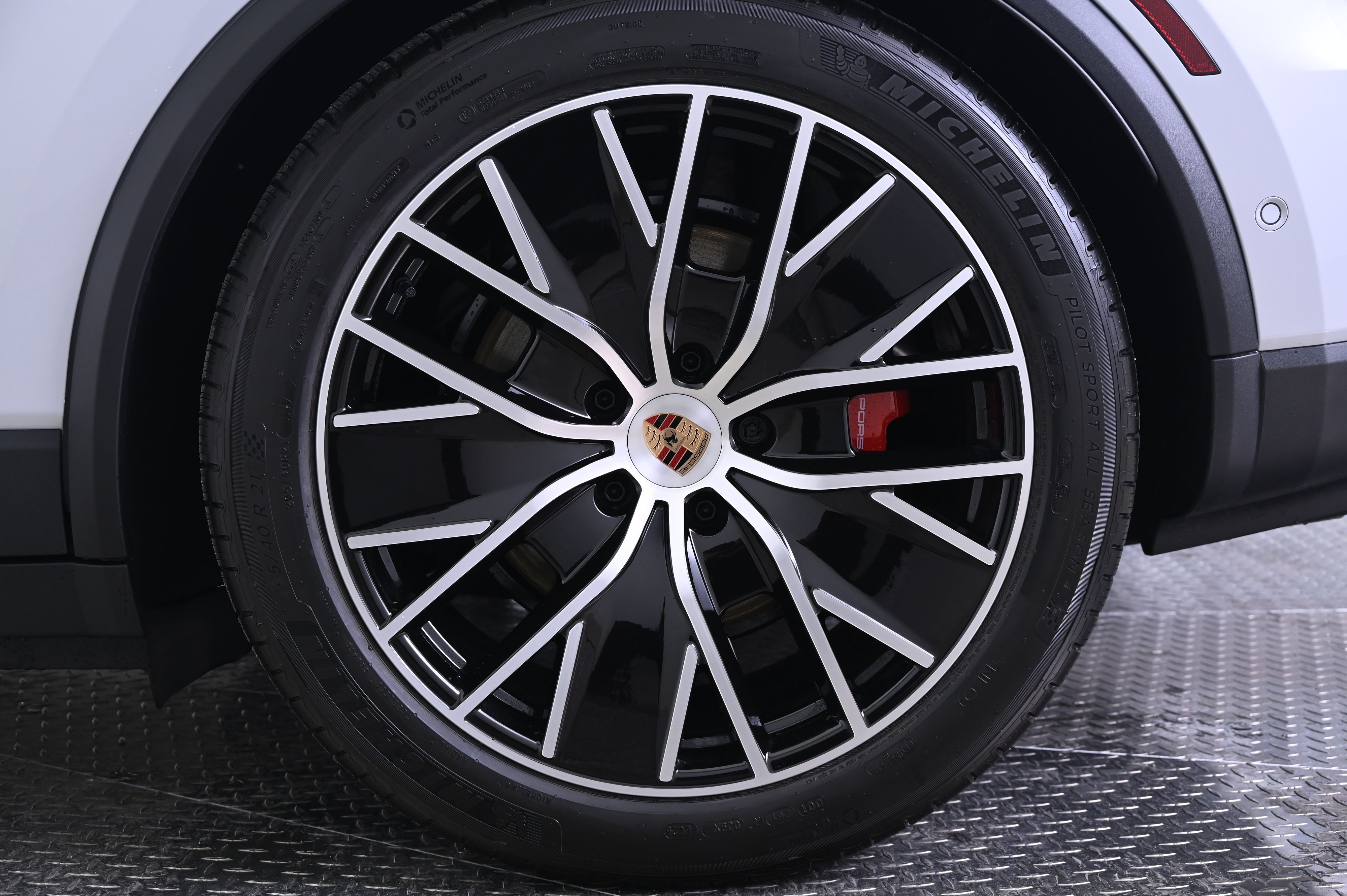 Thumbnail: 2025 Porsche Macan - 12