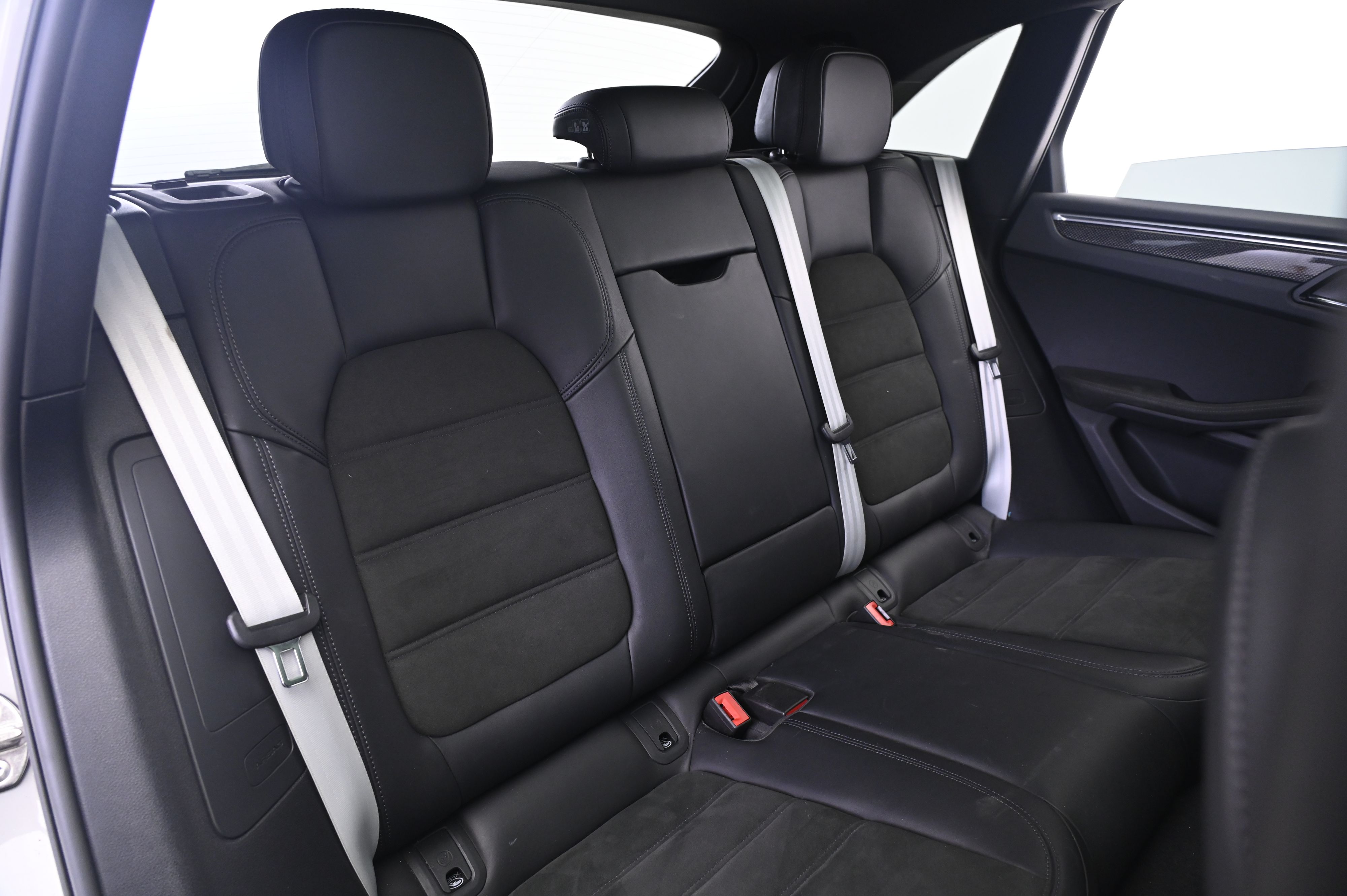 Thumbnail: 2022 Porsche Macan - 19