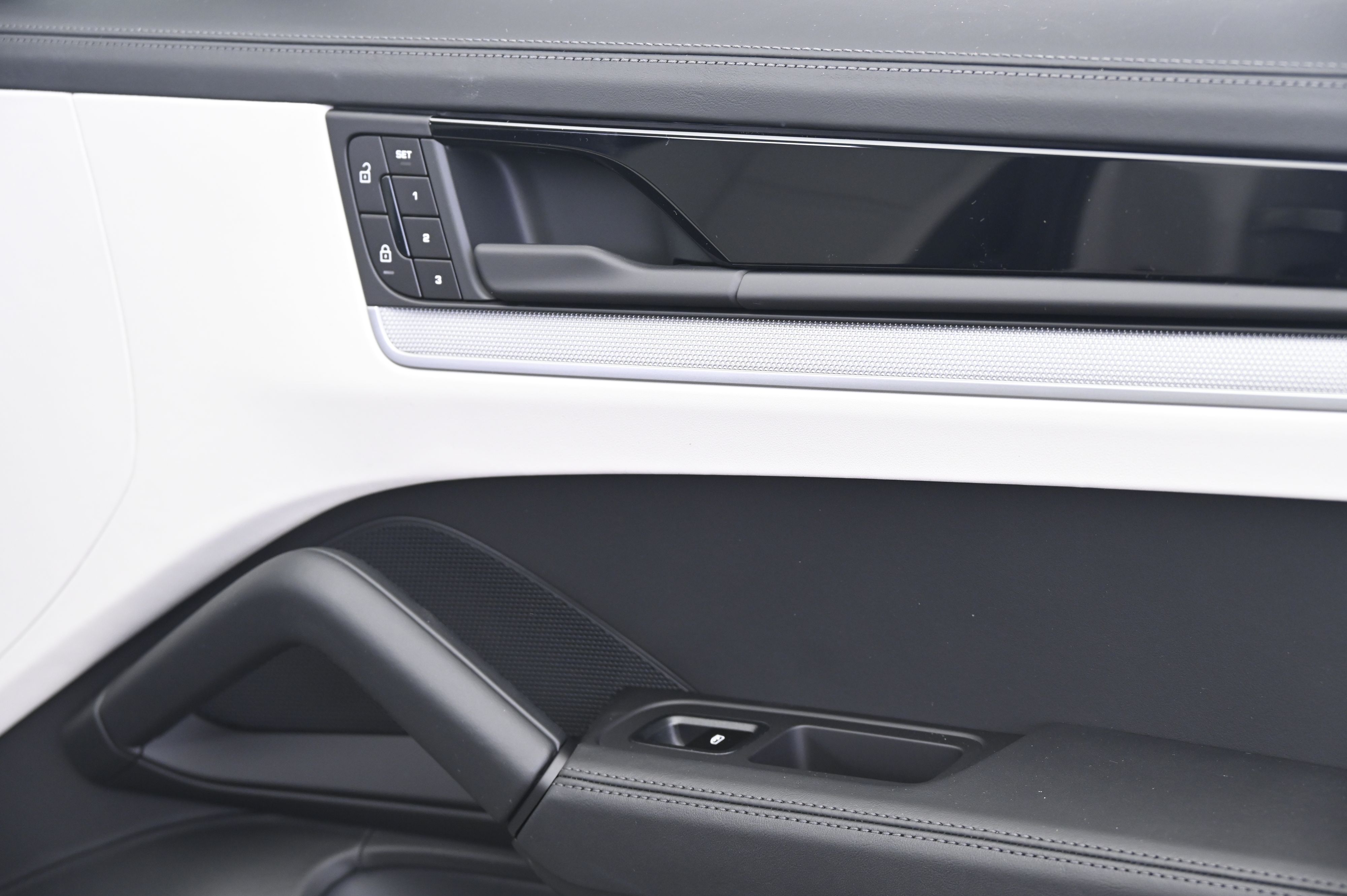 Thumbnail: 2026 Porsche Cayenne - 21