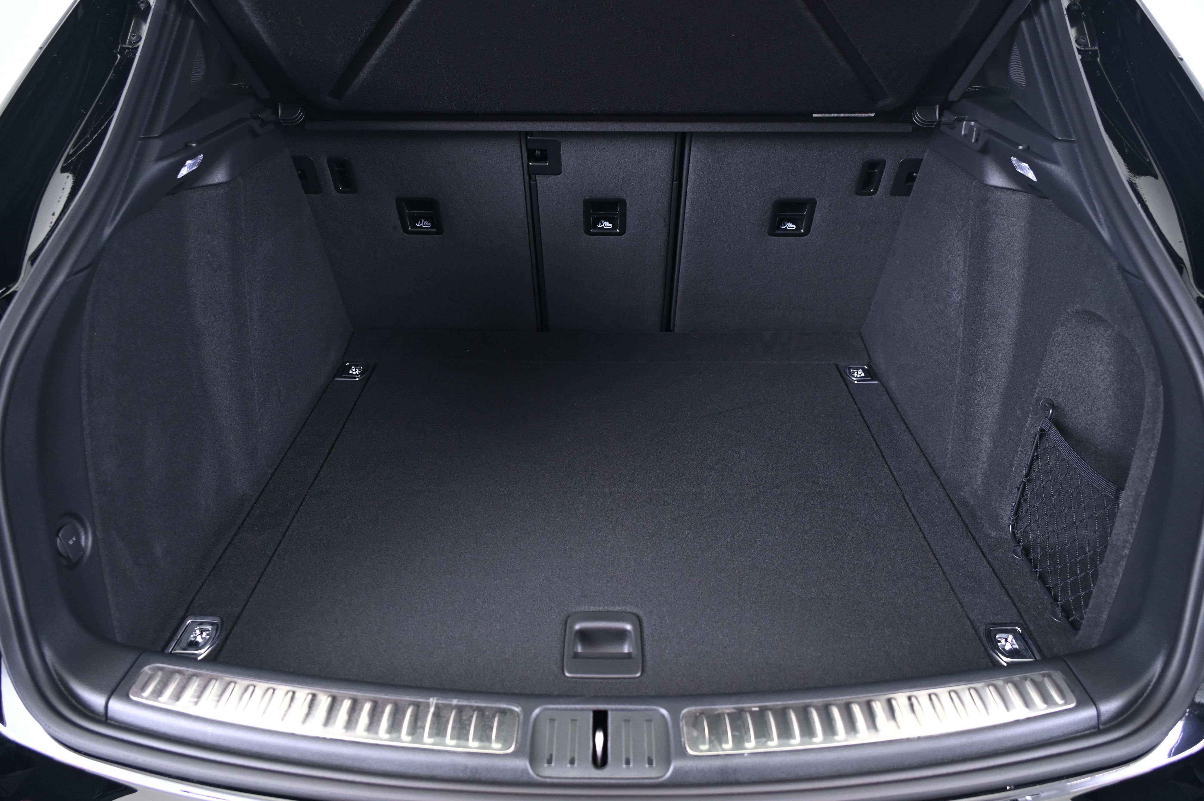 Thumbnail: 2026 Porsche Macan - 15