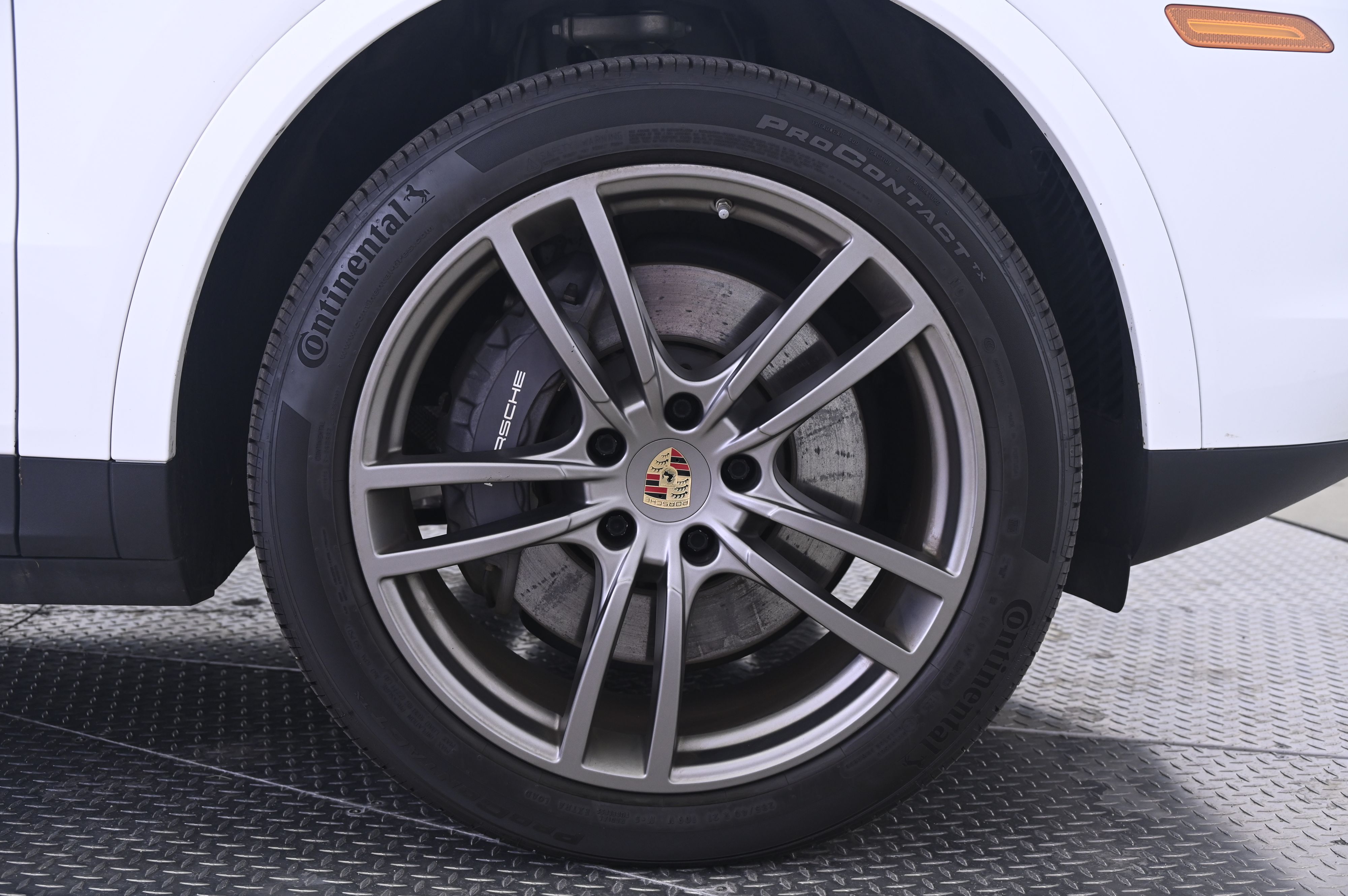 Thumbnail: 2022 Porsche Cayenne - 14