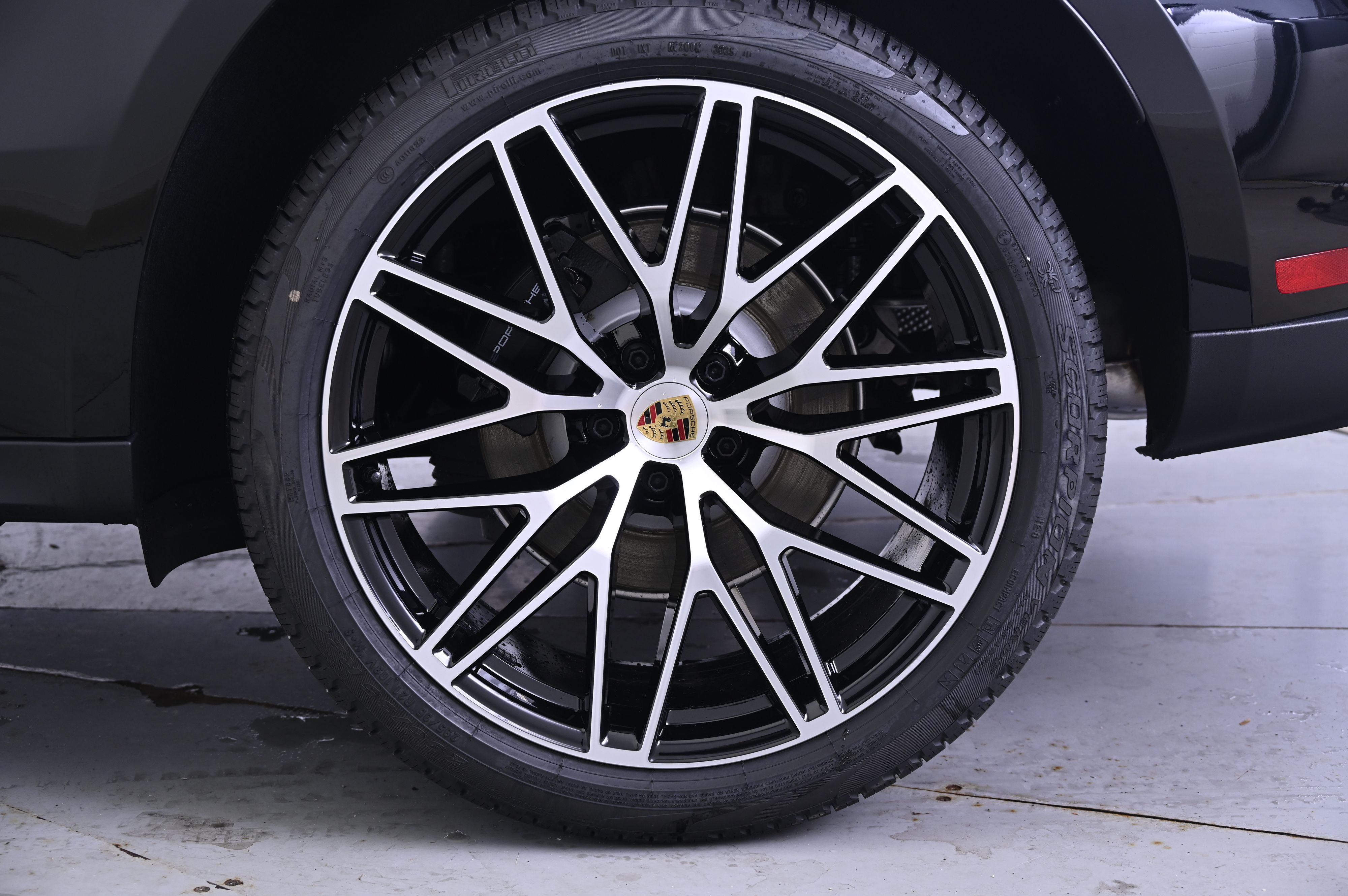 Thumbnail: 2026 Porsche Macan - 12