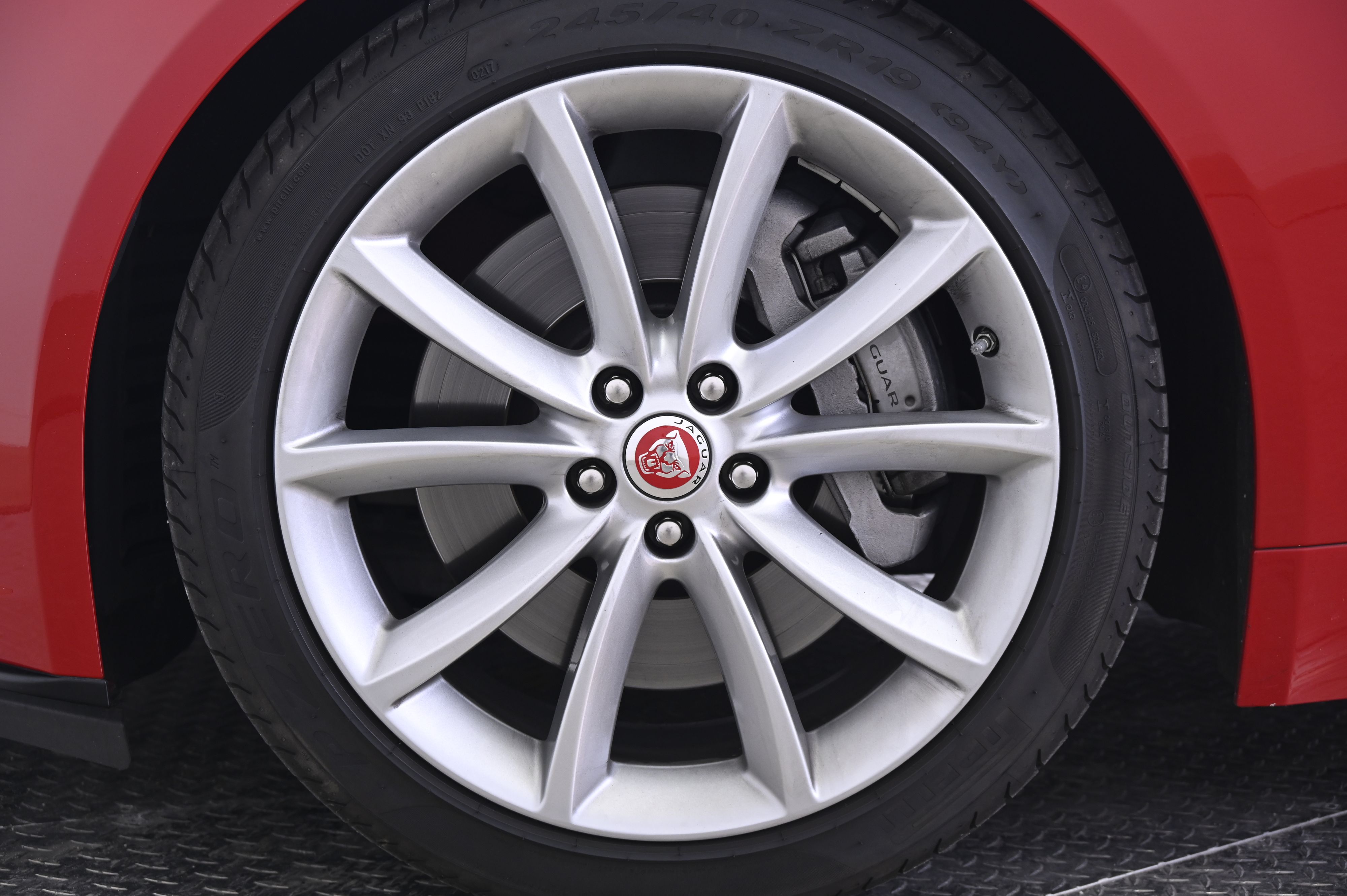 Thumbnail: 2018 Jaguar F-Type - 11