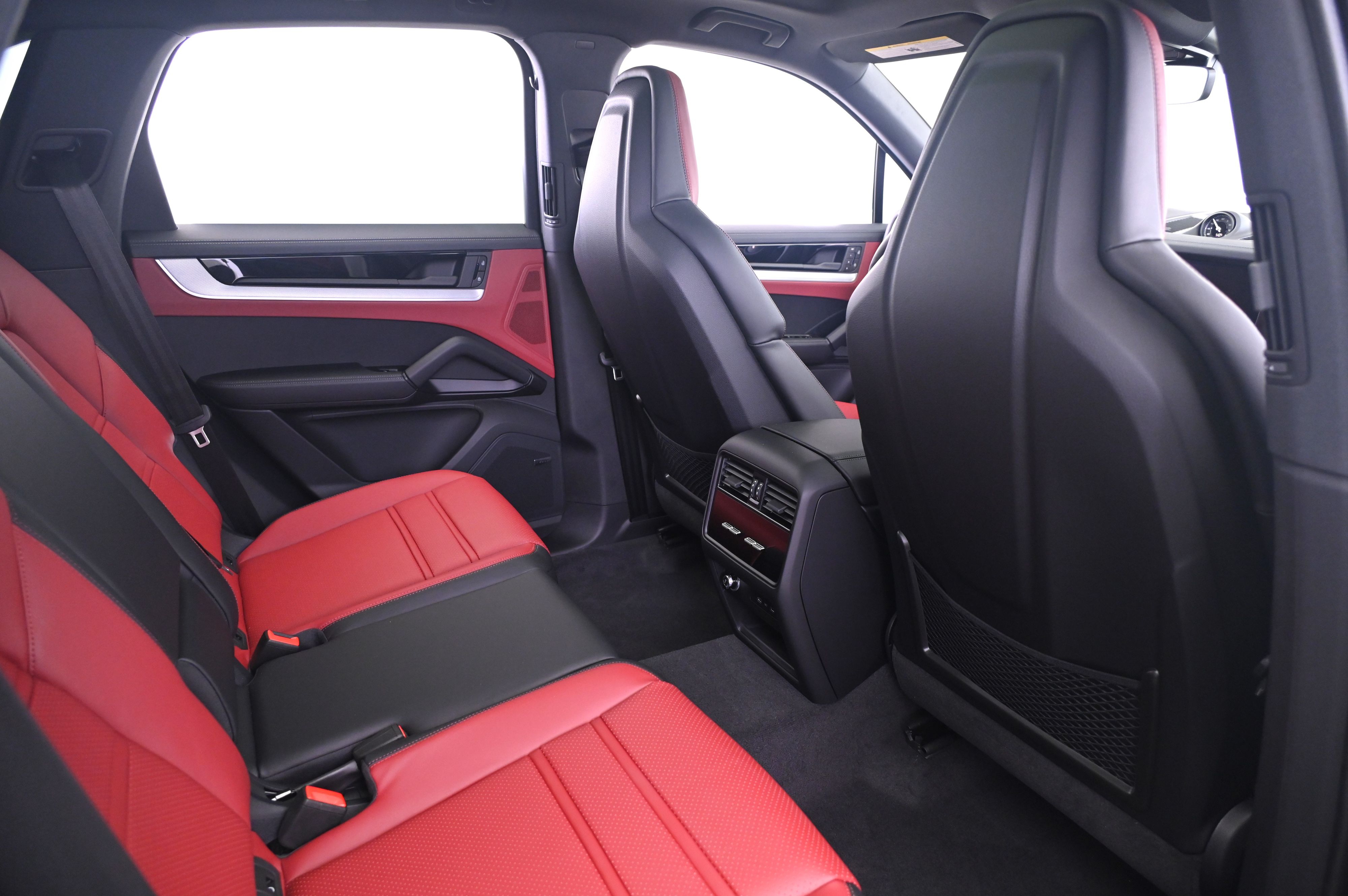 Thumbnail: 2026 Porsche Cayenne - 17