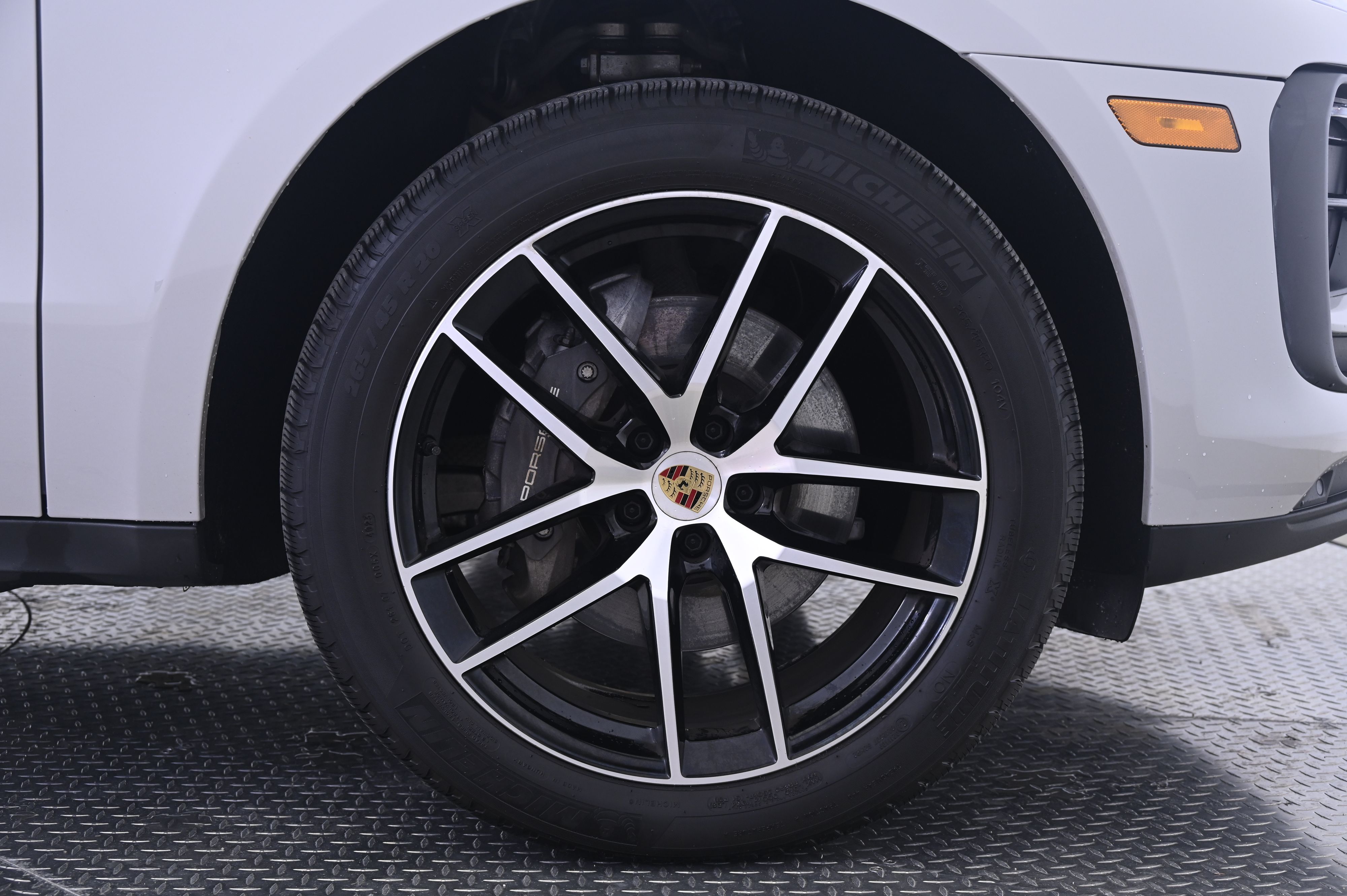 Thumbnail: 2023 Porsche Macan - 14