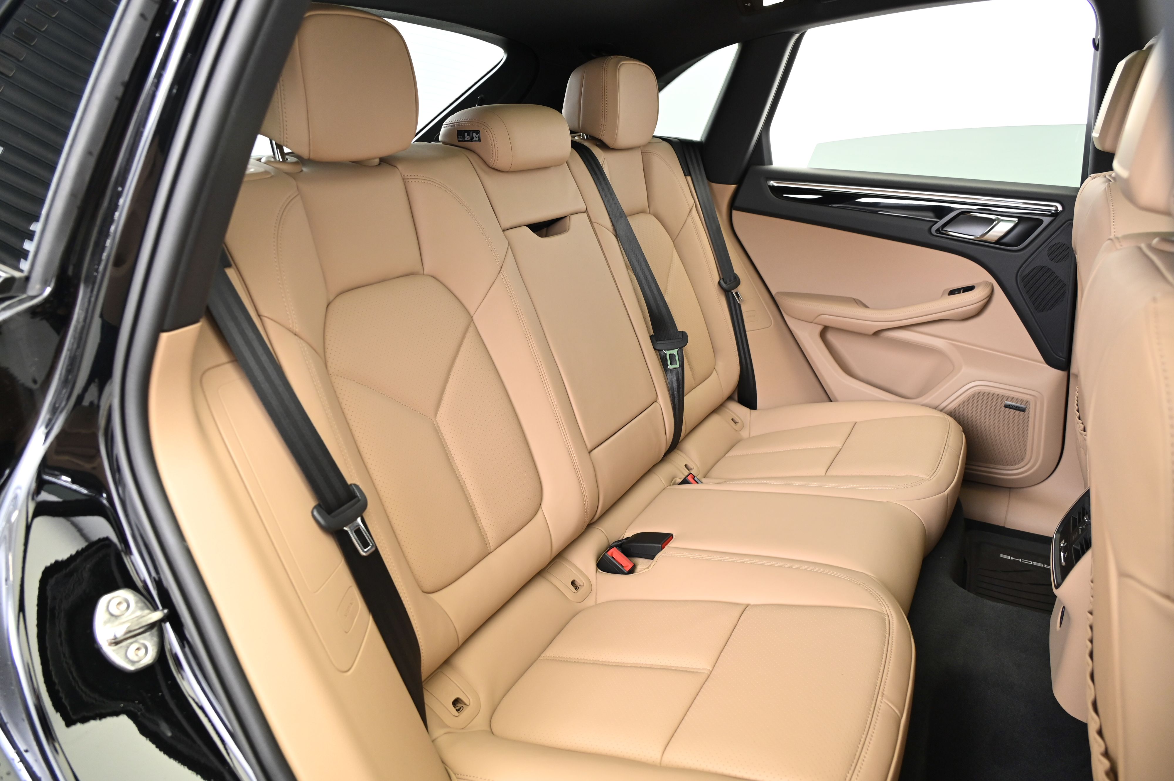 Thumbnail: 2025 Porsche Macan - 23