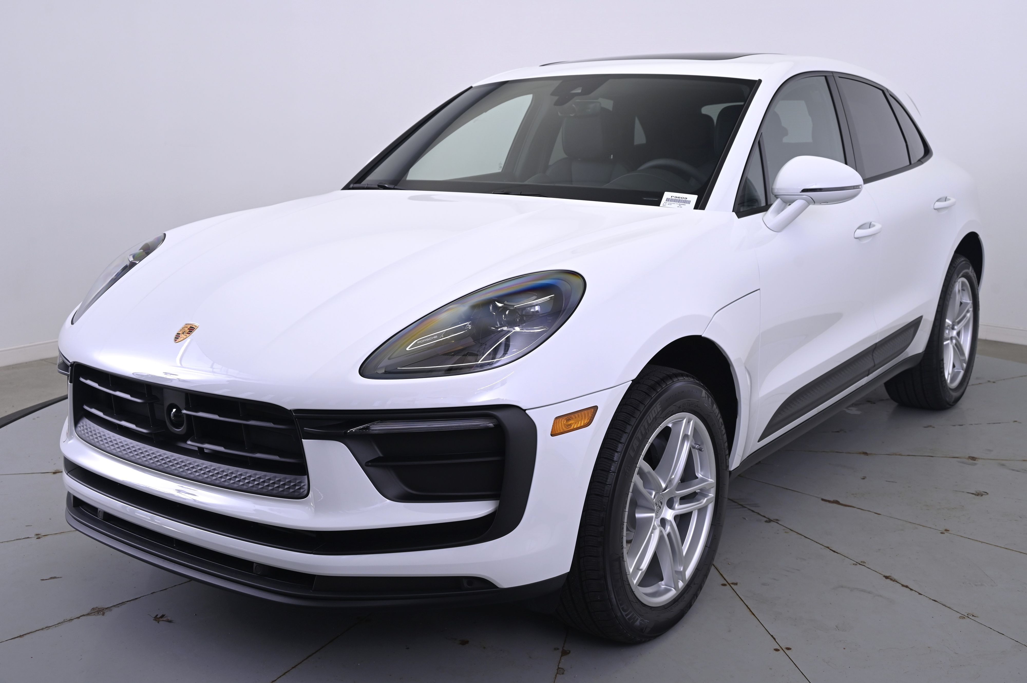 Thumbnail: 2026 Porsche Macan - 1