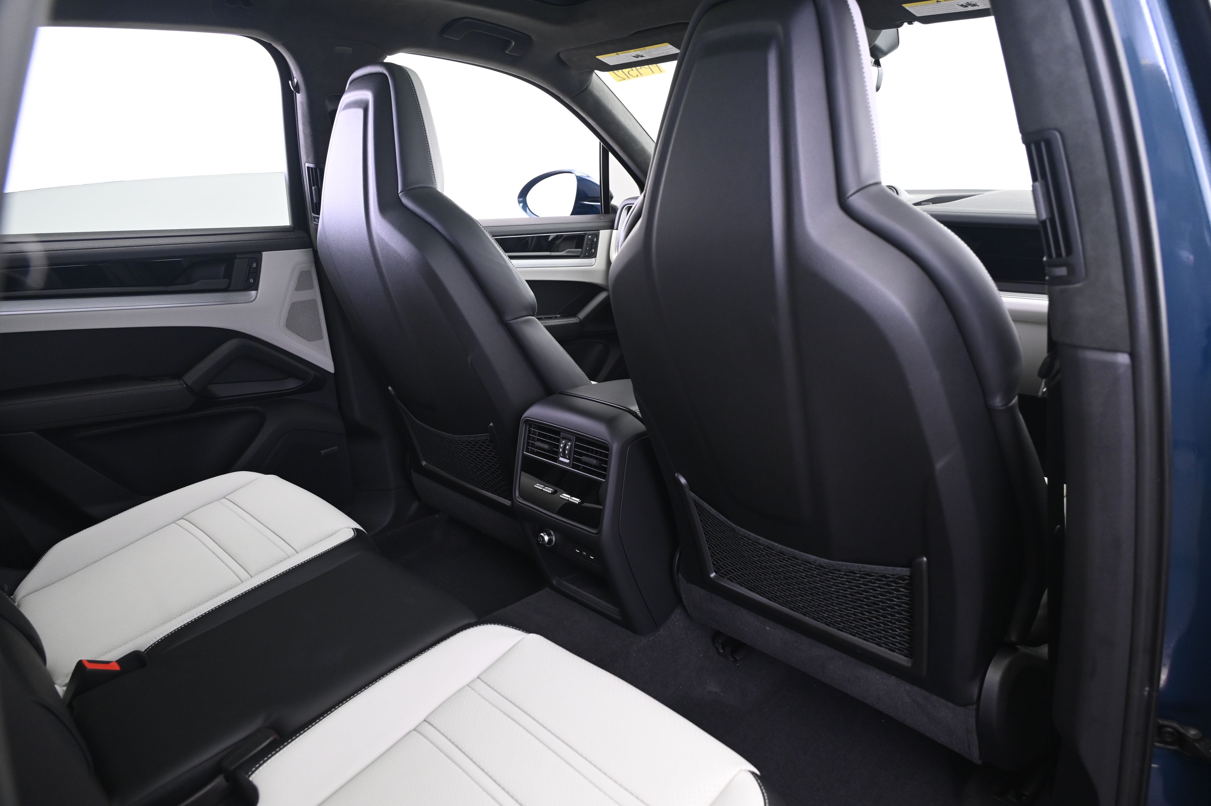 Thumbnail: 2024 Porsche Cayenne - 17