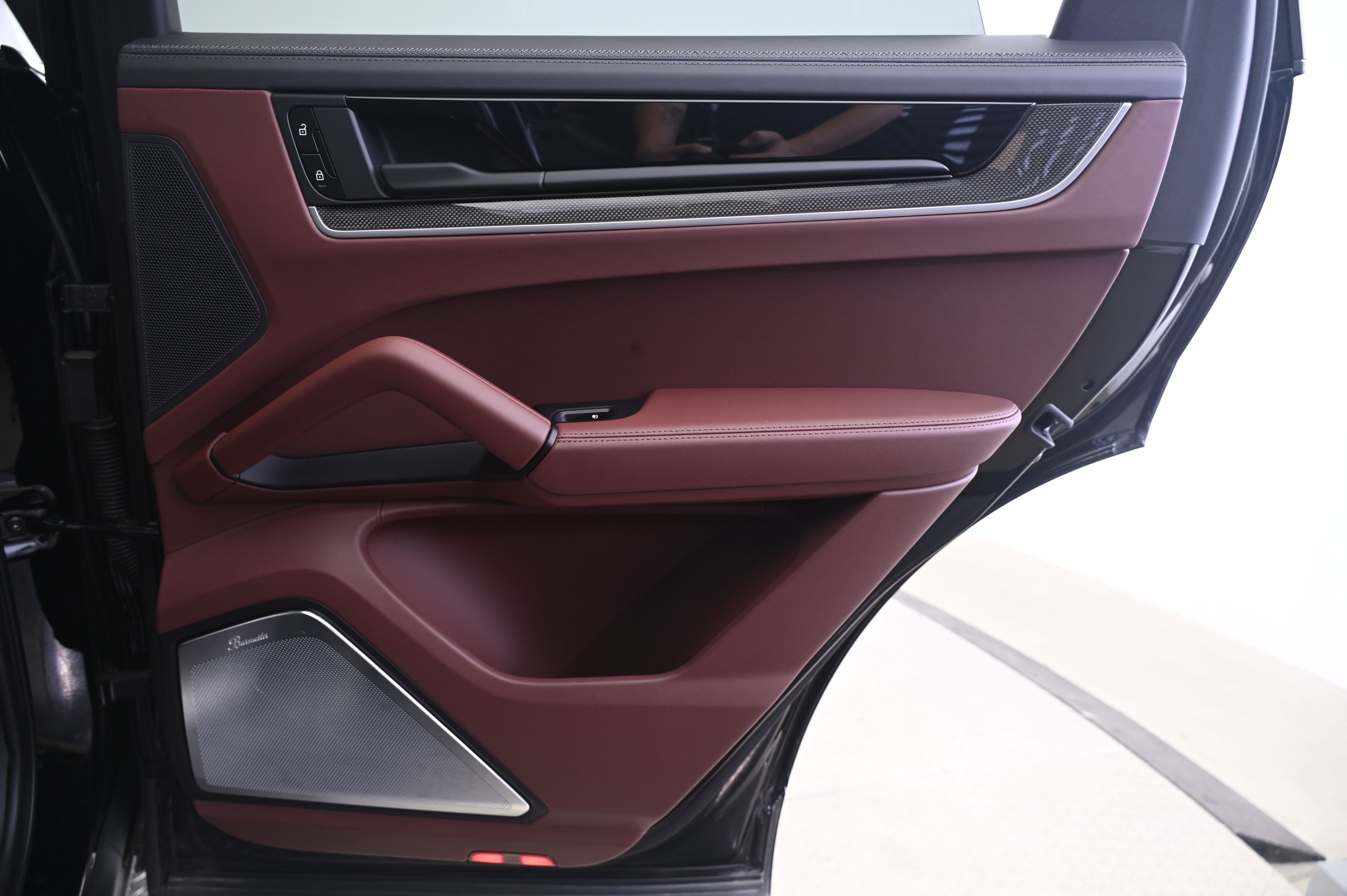 Thumbnail: 2024 Porsche Cayenne - 16