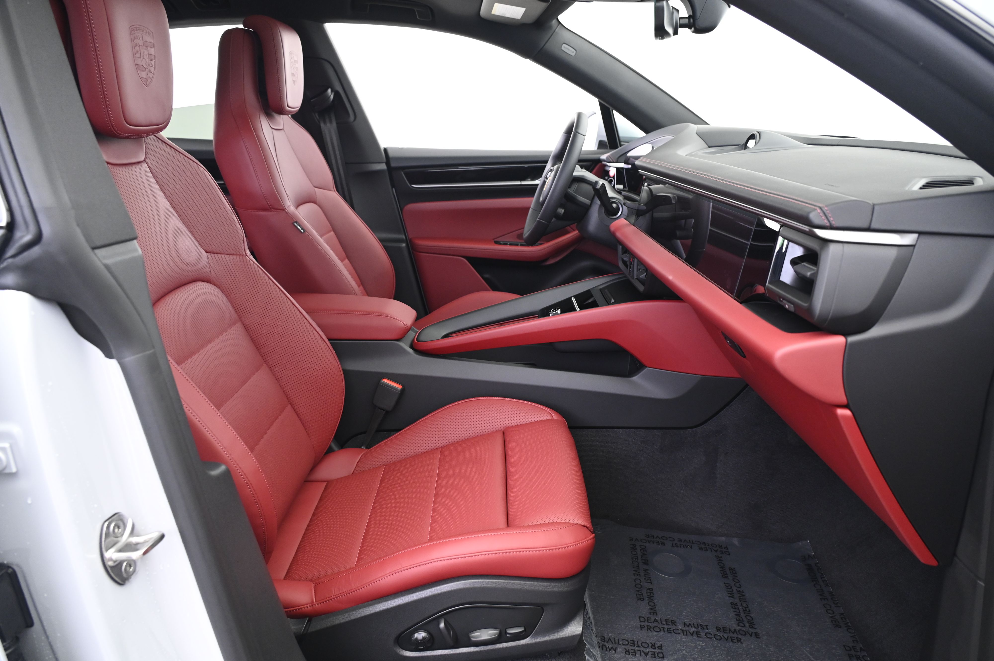 Thumbnail: 2025 Porsche Macan - 24