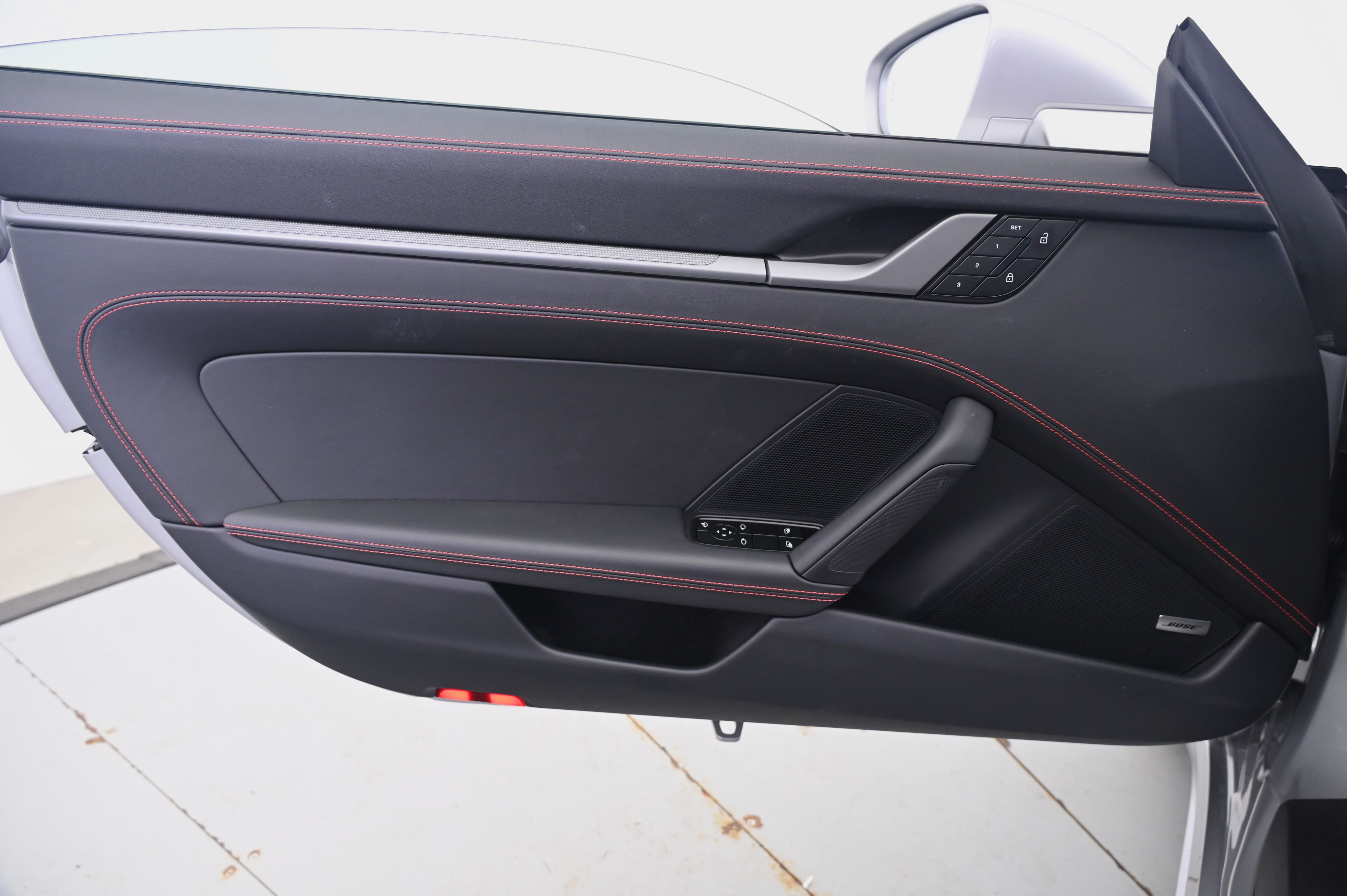 Thumbnail: 2025 Porsche 911 - 22