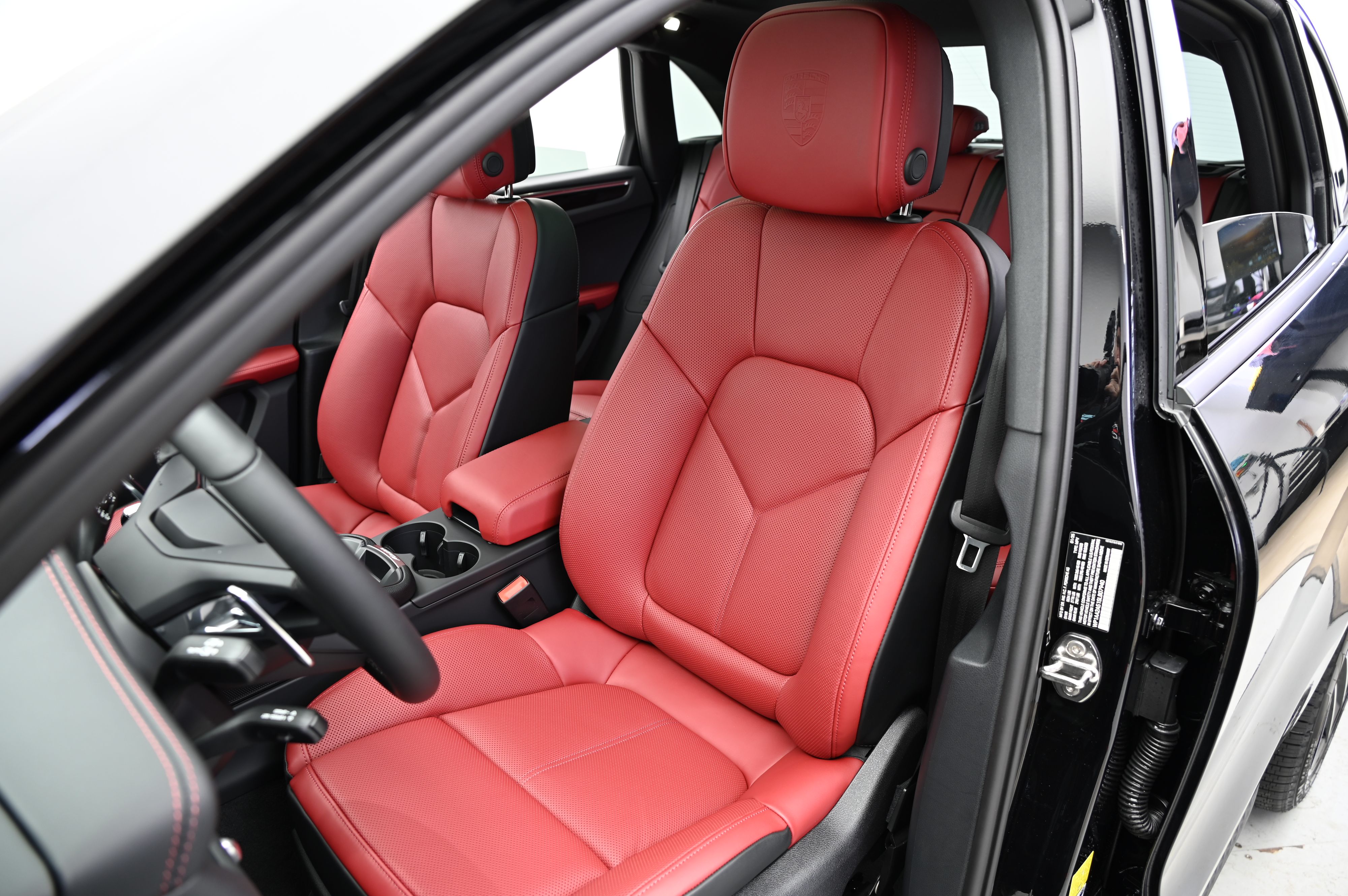 Thumbnail: 2025 Porsche Macan - 5