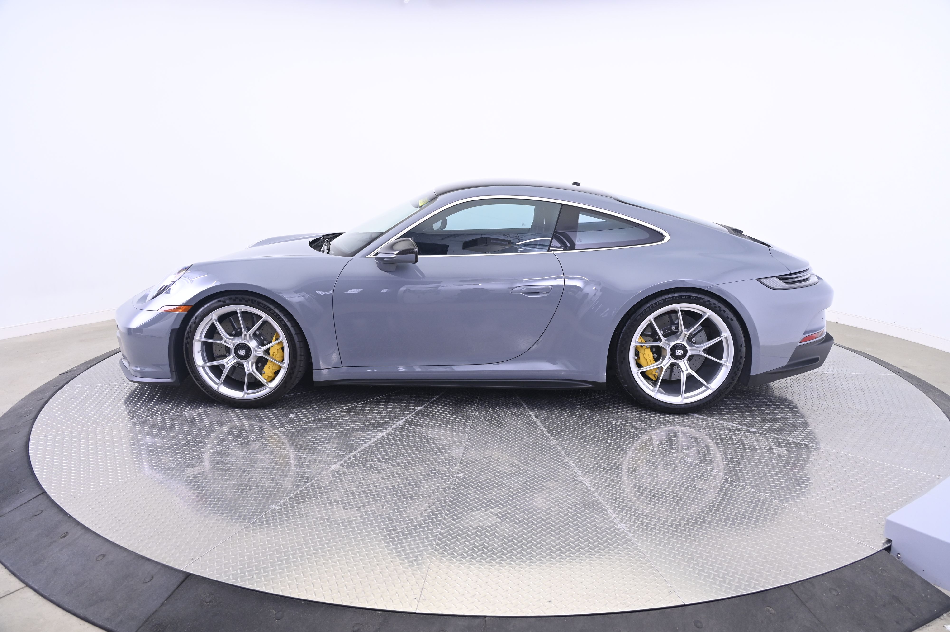 Thumbnail: 2023 Porsche 911 - 2