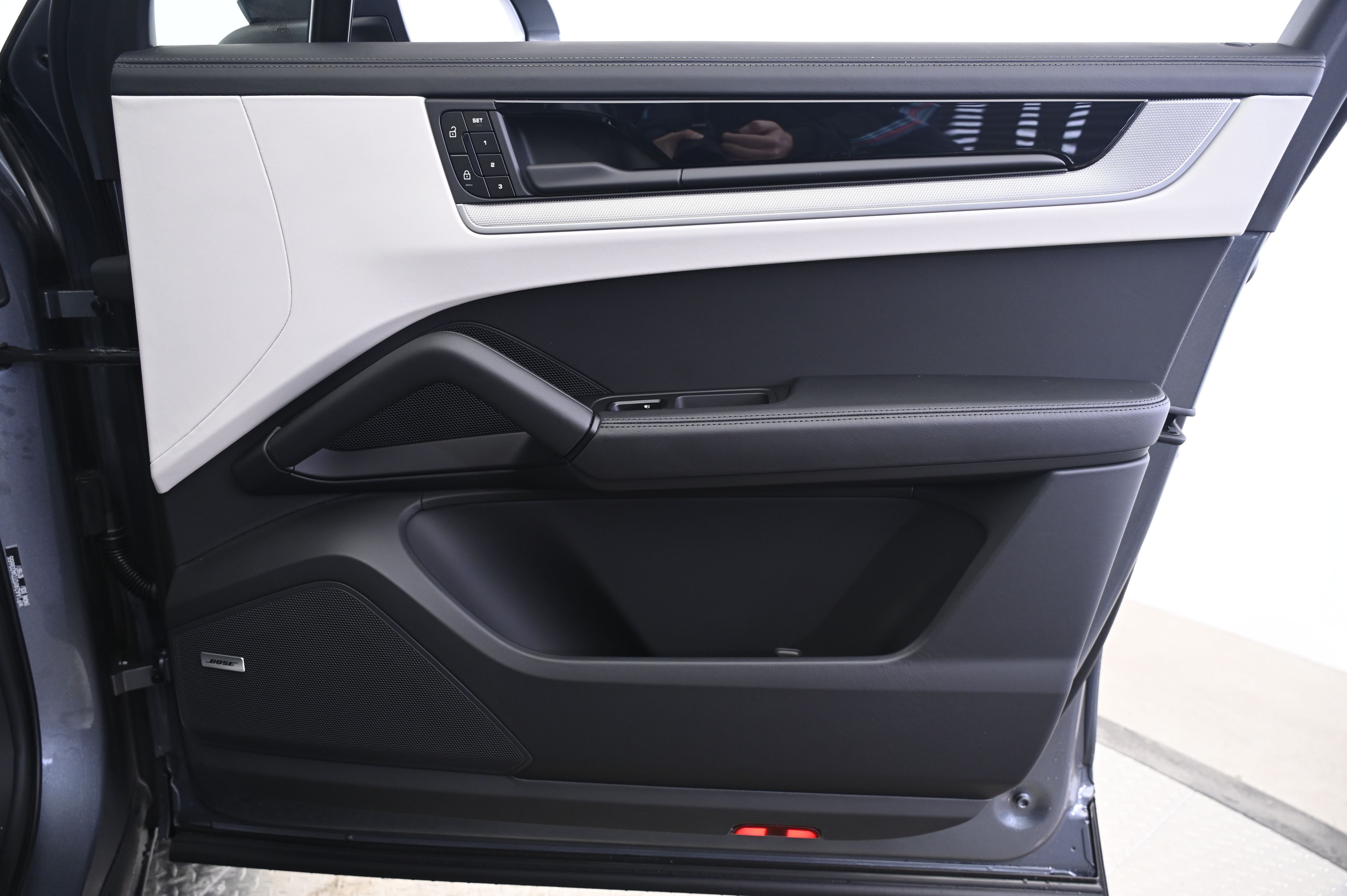 Thumbnail: 2026 Porsche Cayenne - 20