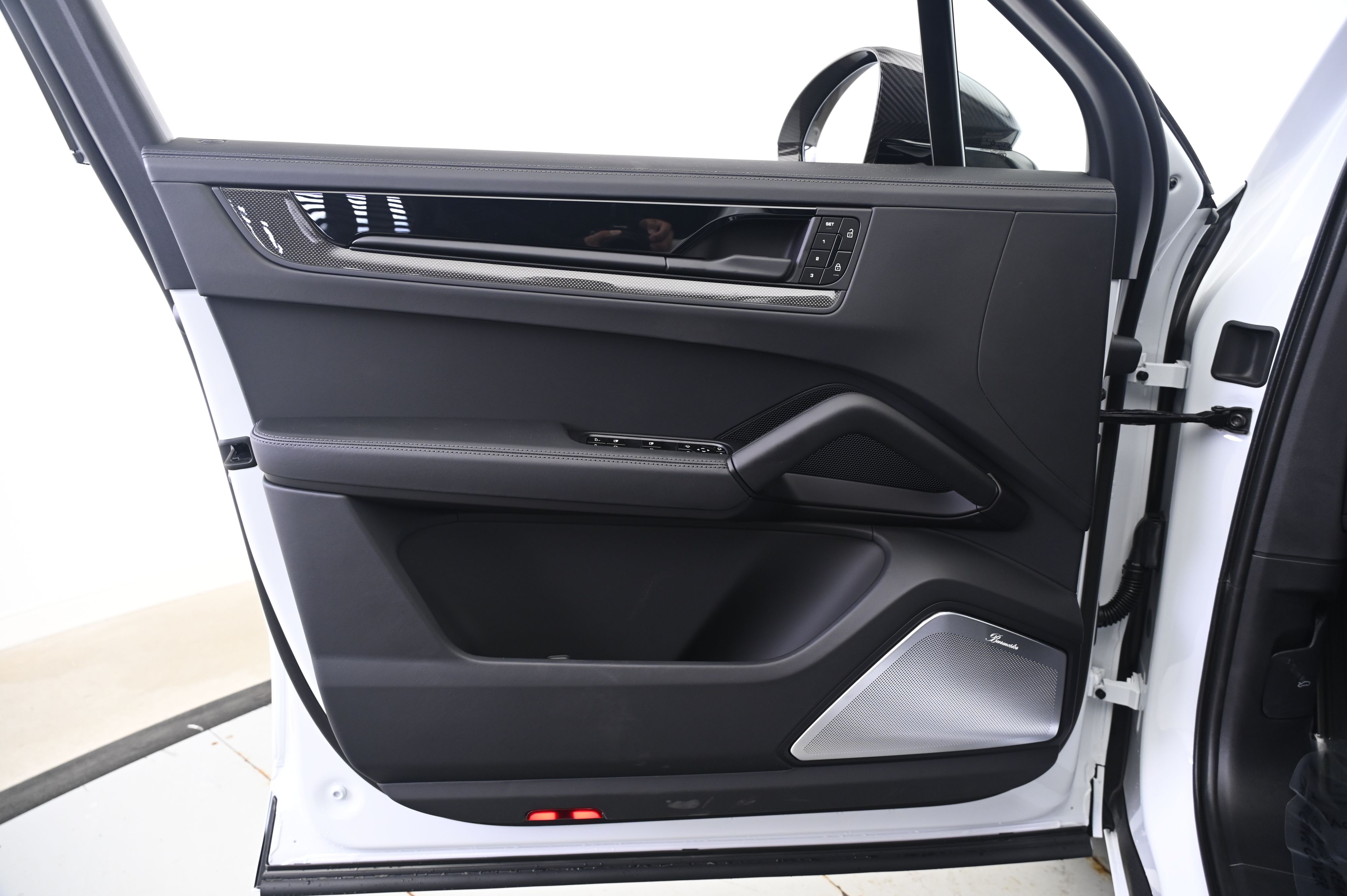 Thumbnail: 2026 Porsche Cayenne - 26