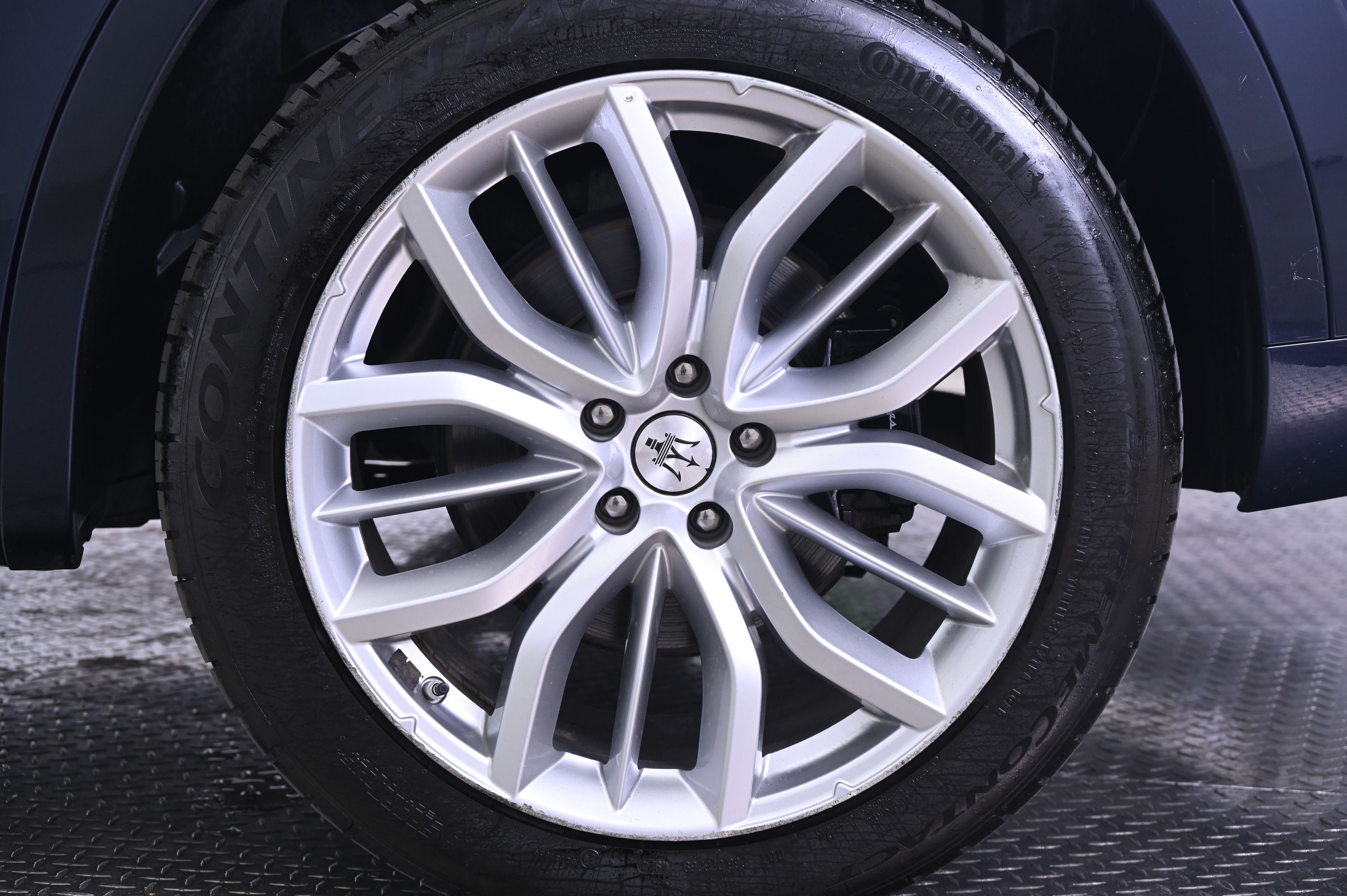 Thumbnail: 2020 Maserati Levante - 12