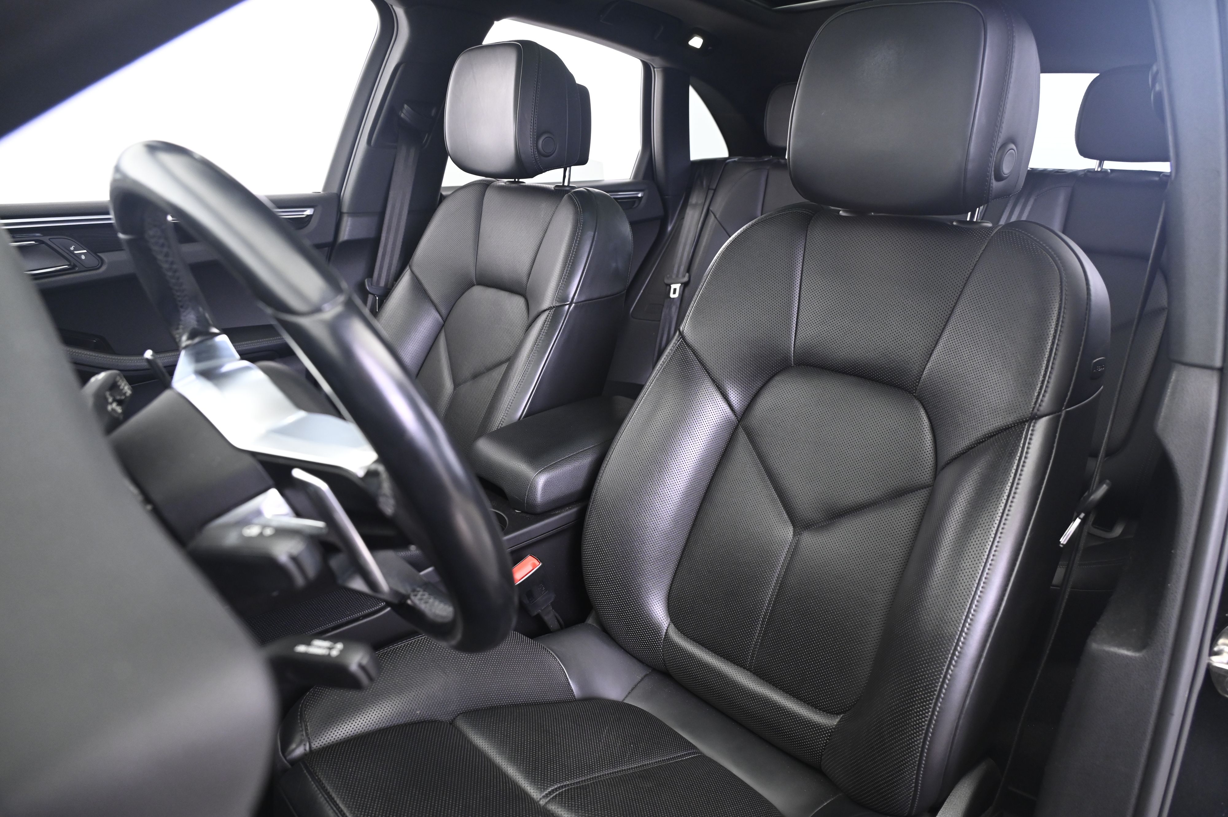 Thumbnail: 2017 Porsche Macan - 5