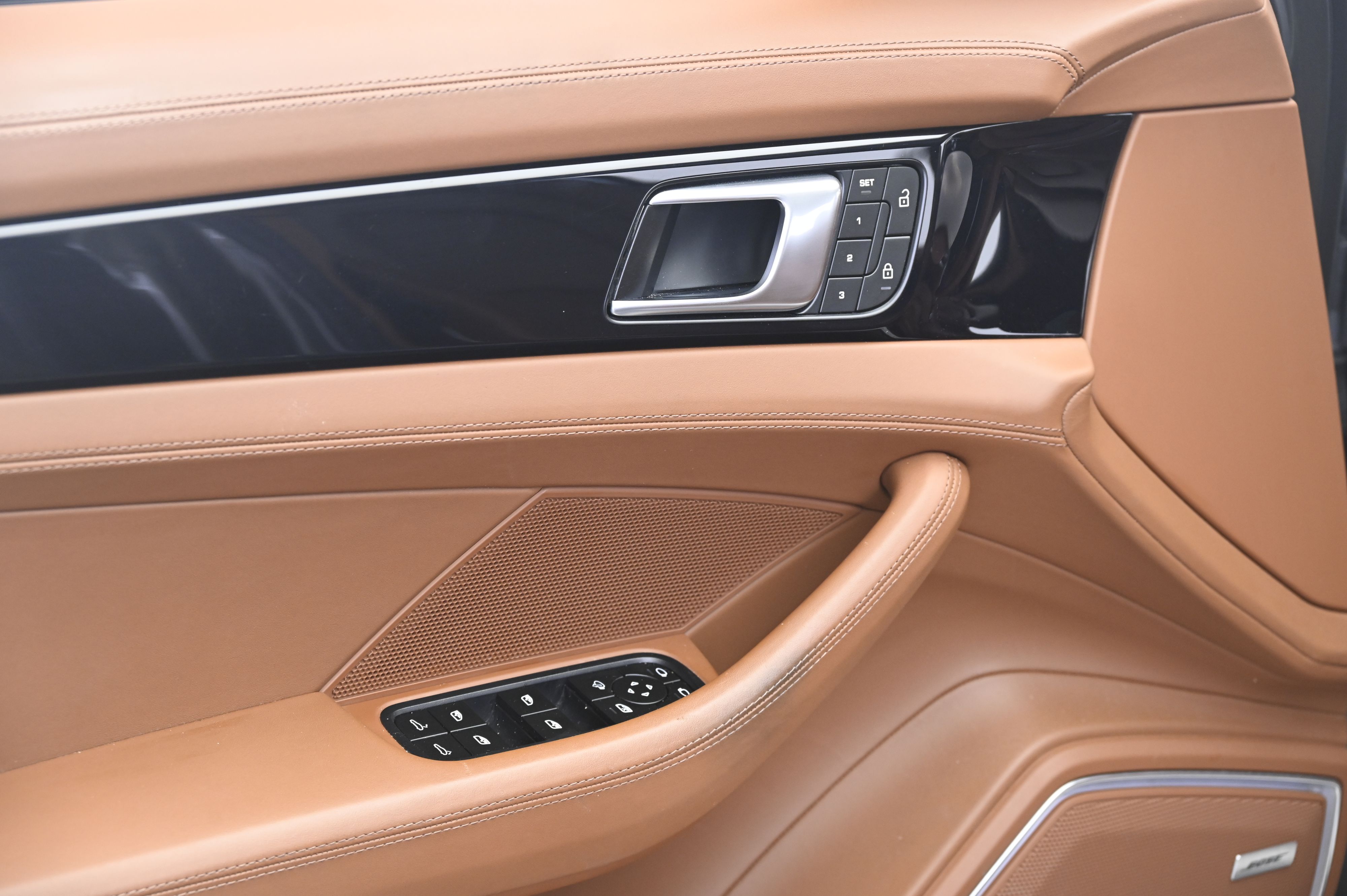Thumbnail: 2023 Porsche Panamera - 27