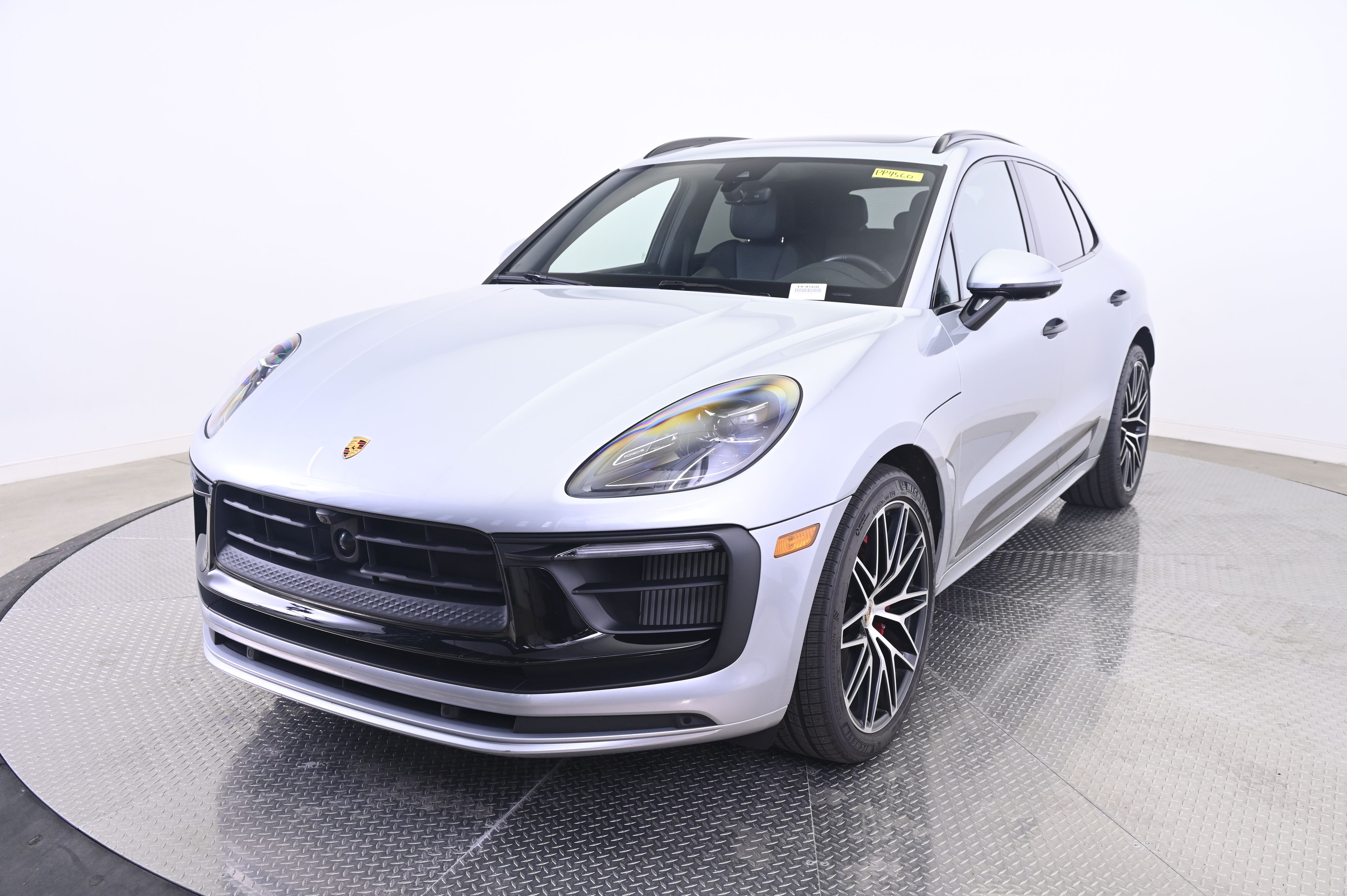 Thumbnail: 2023 Porsche Macan - 1