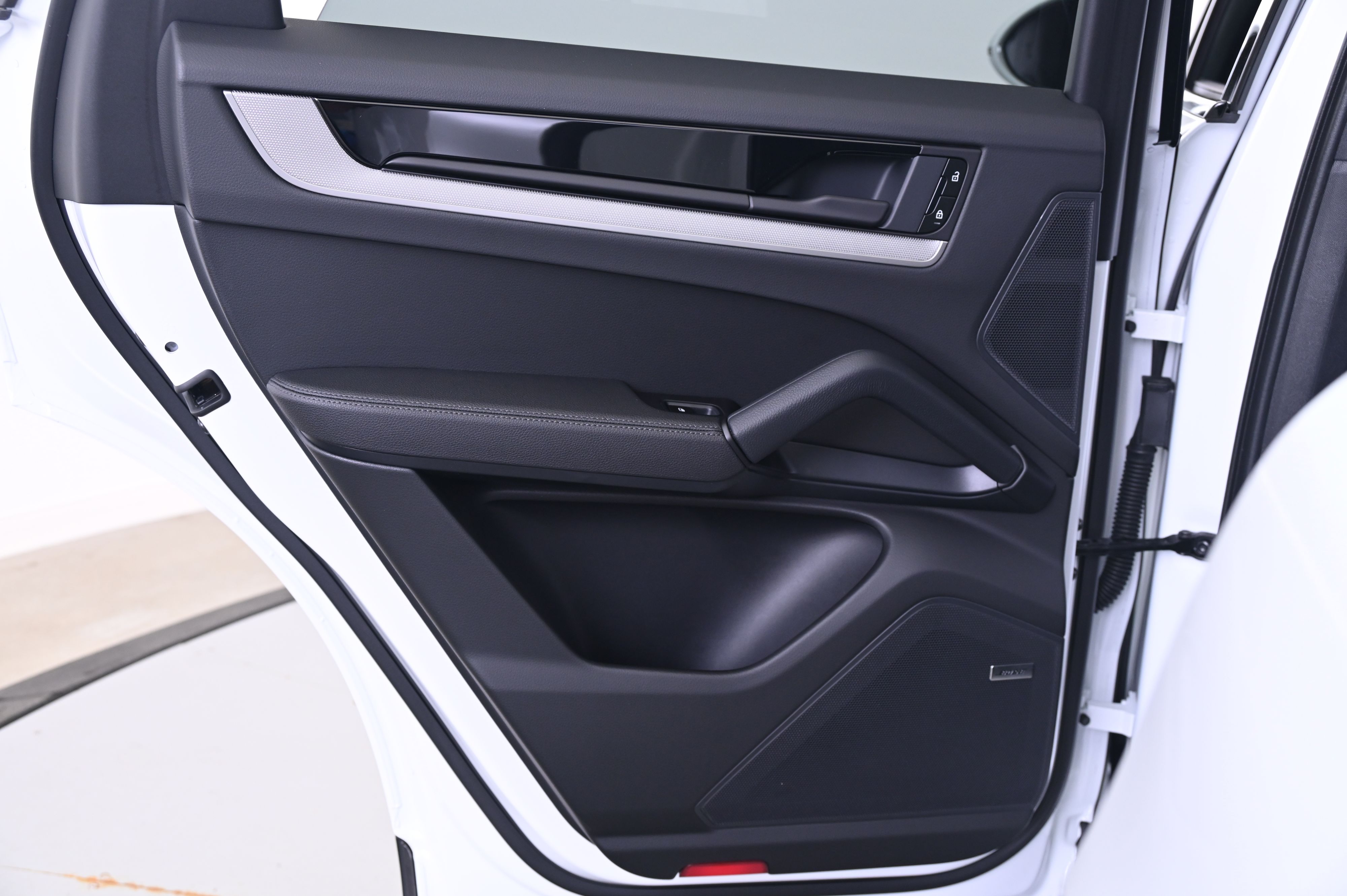 Thumbnail: 2025 Porsche Cayenne - 31