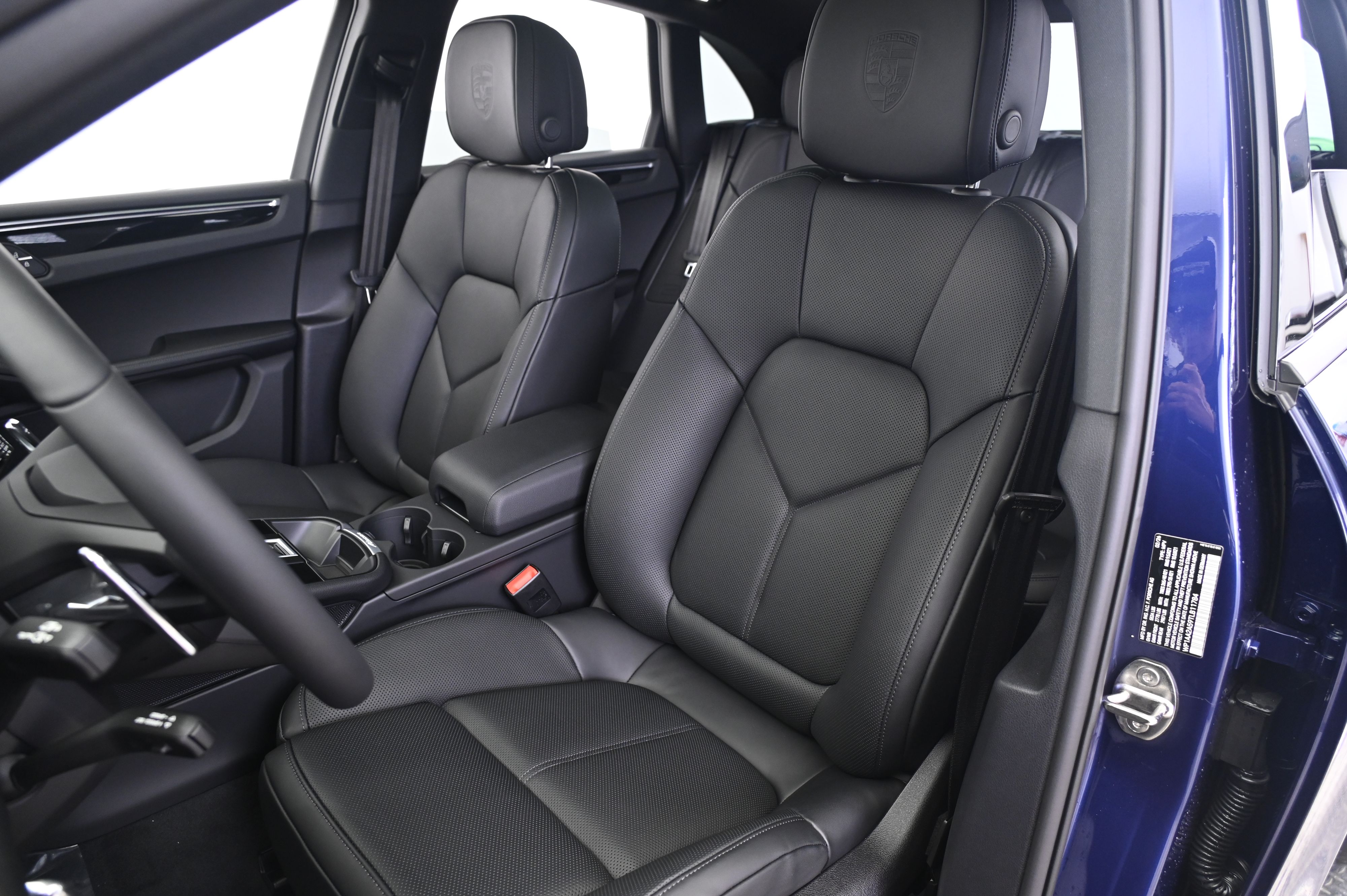 Thumbnail: 2026 Porsche Macan - 5