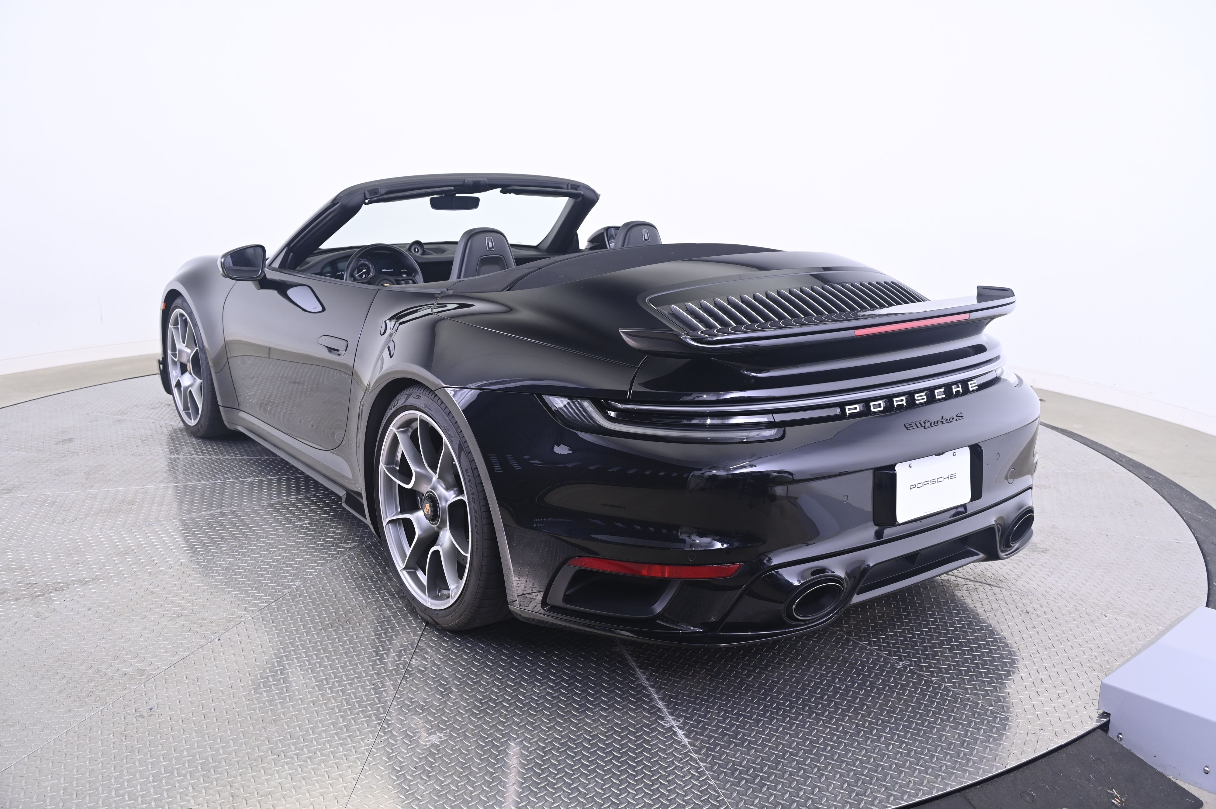 Thumbnail: 2021 Porsche 911 - 3