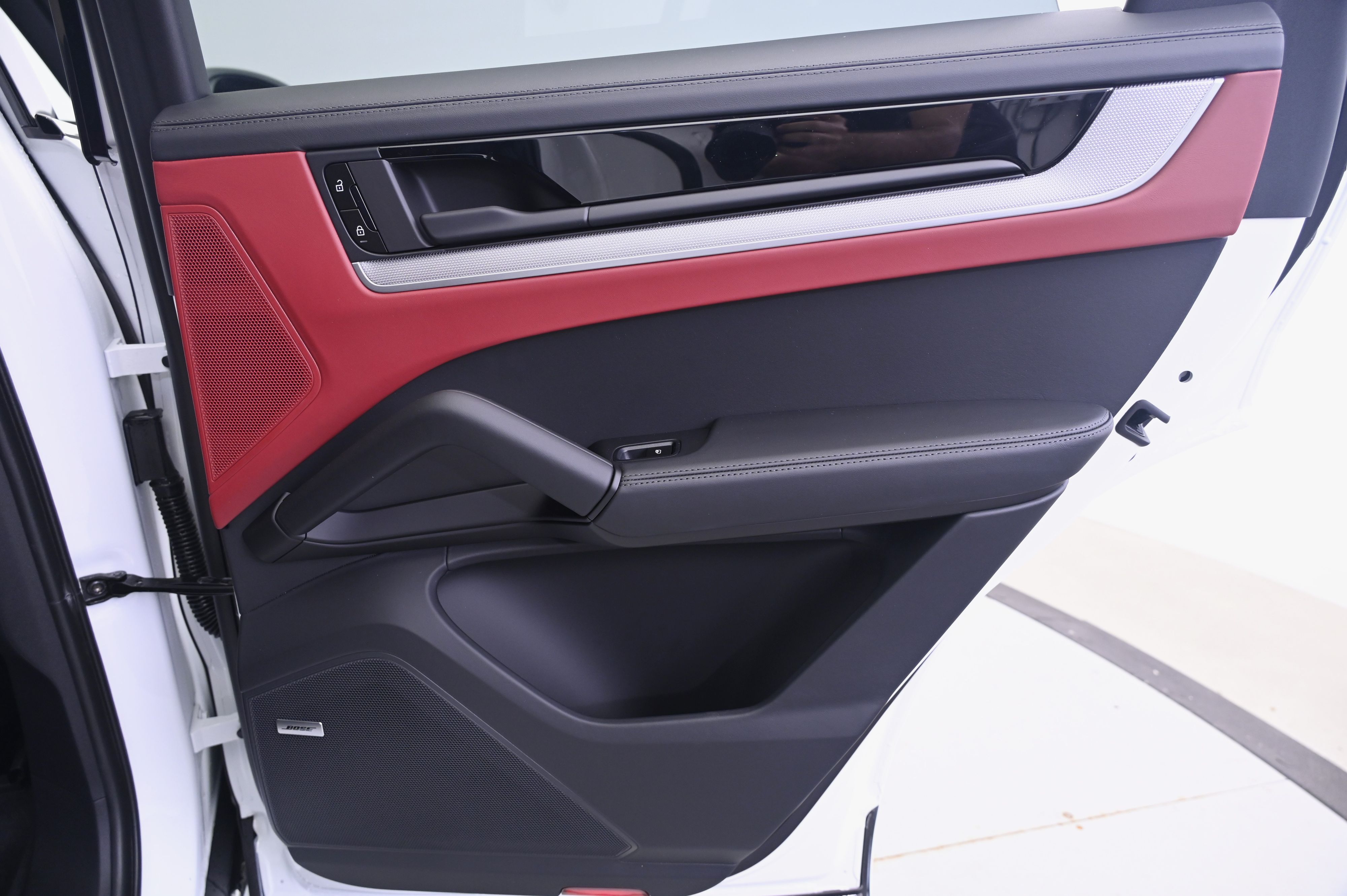 Thumbnail: 2026 Porsche Cayenne - 16