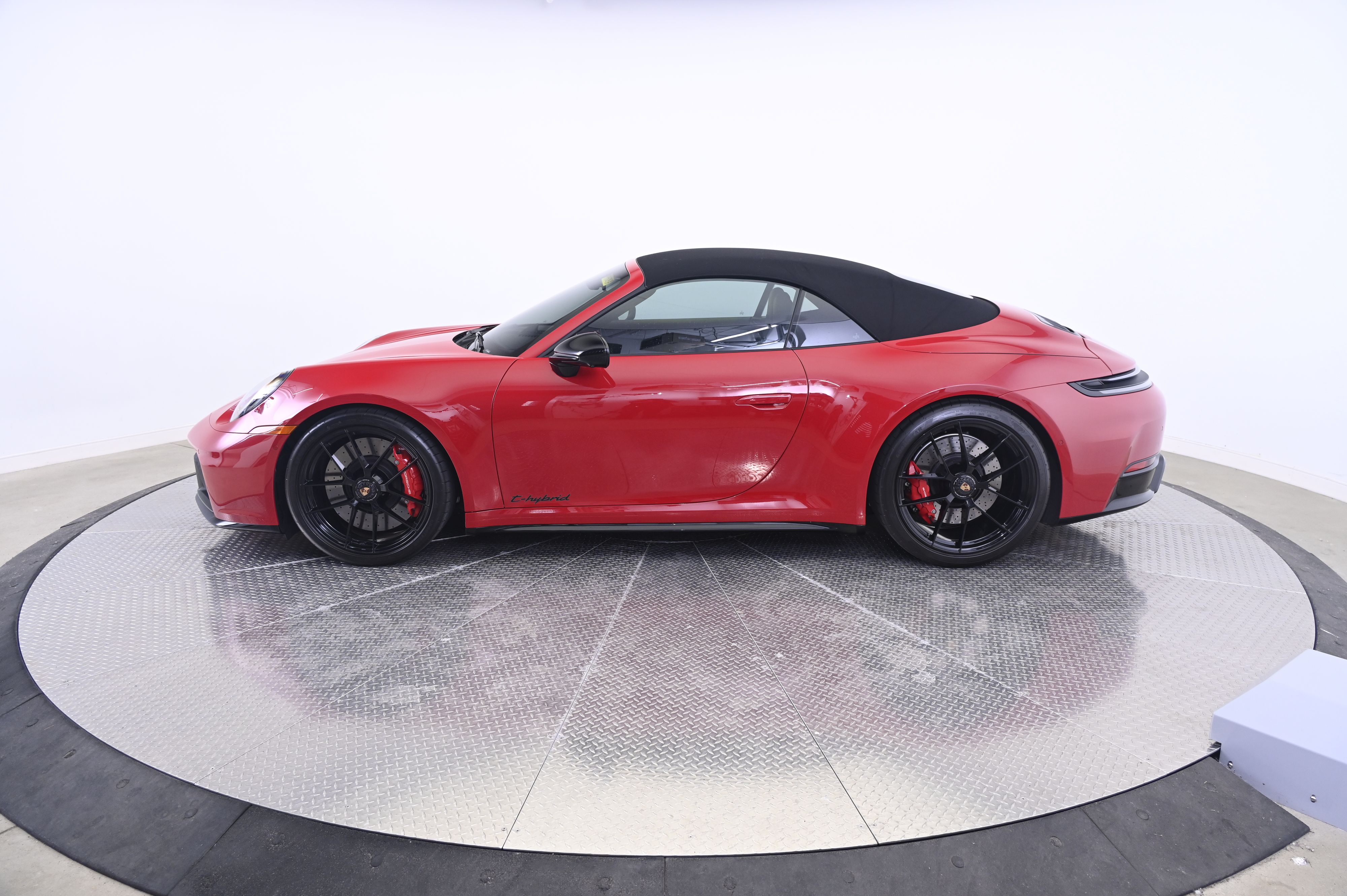 Thumbnail: 2025 Porsche 911 - 12