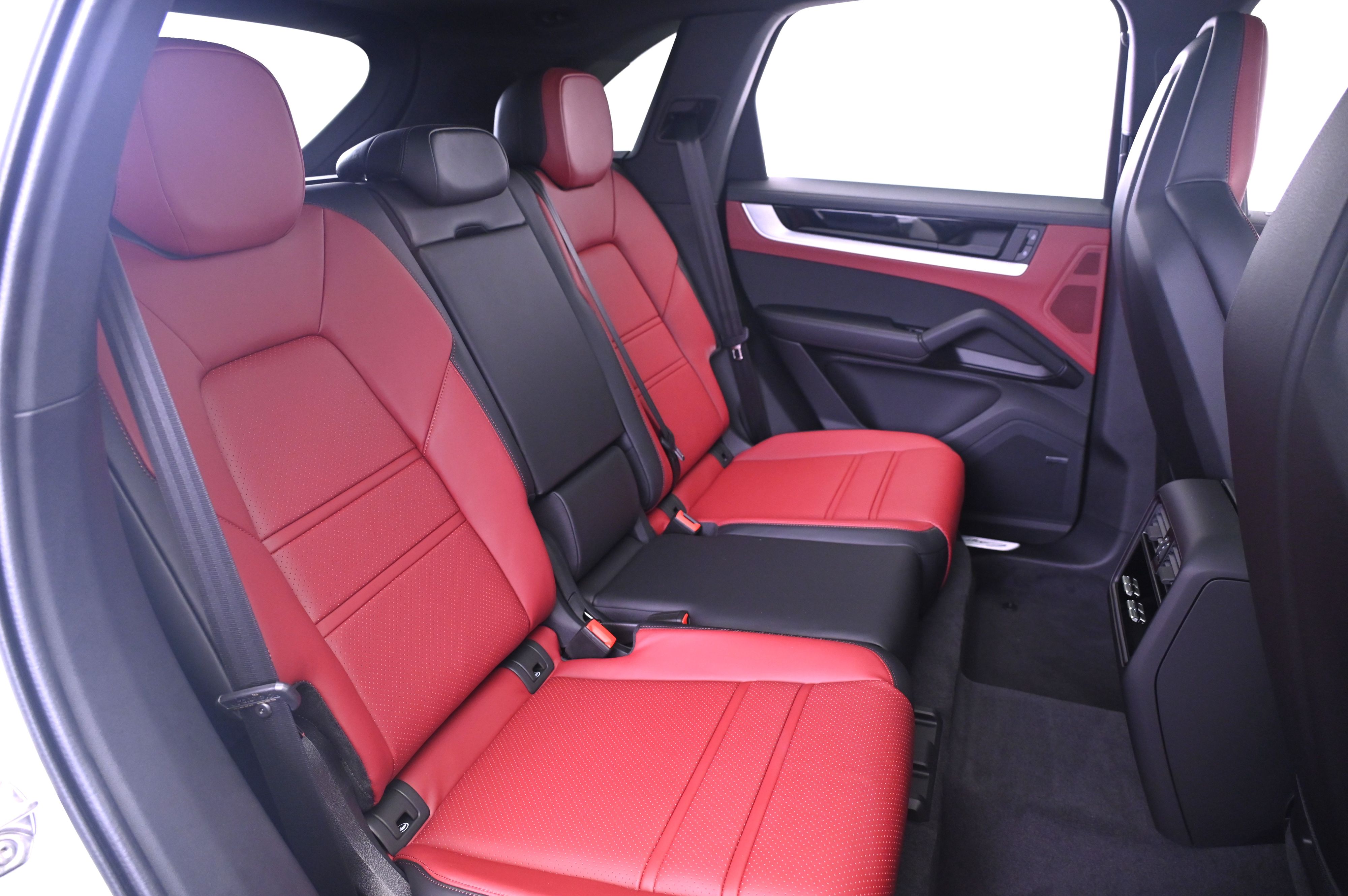 Thumbnail: 2026 Porsche Cayenne - 19