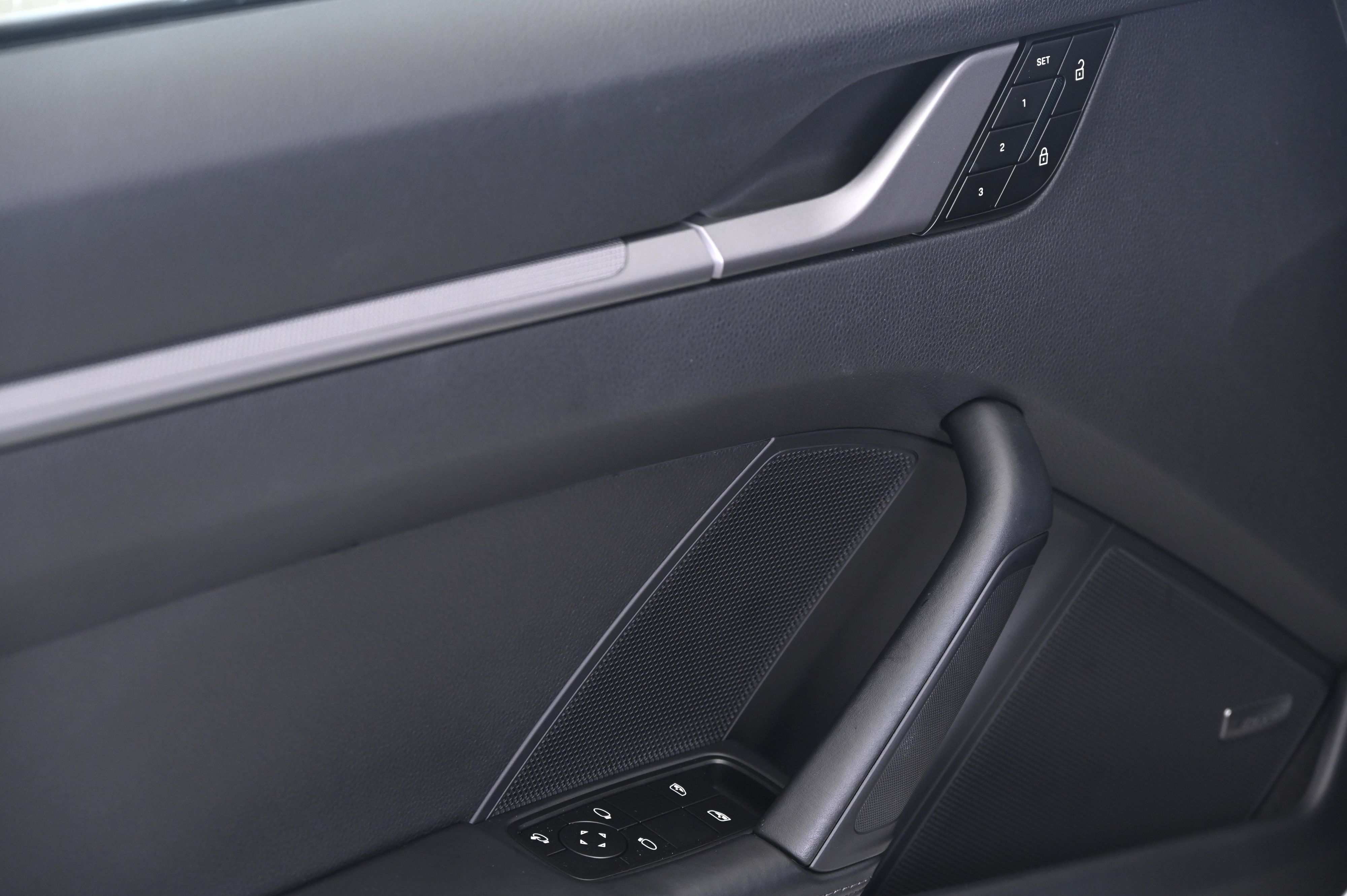 Thumbnail: 2025 Porsche 911 - 23