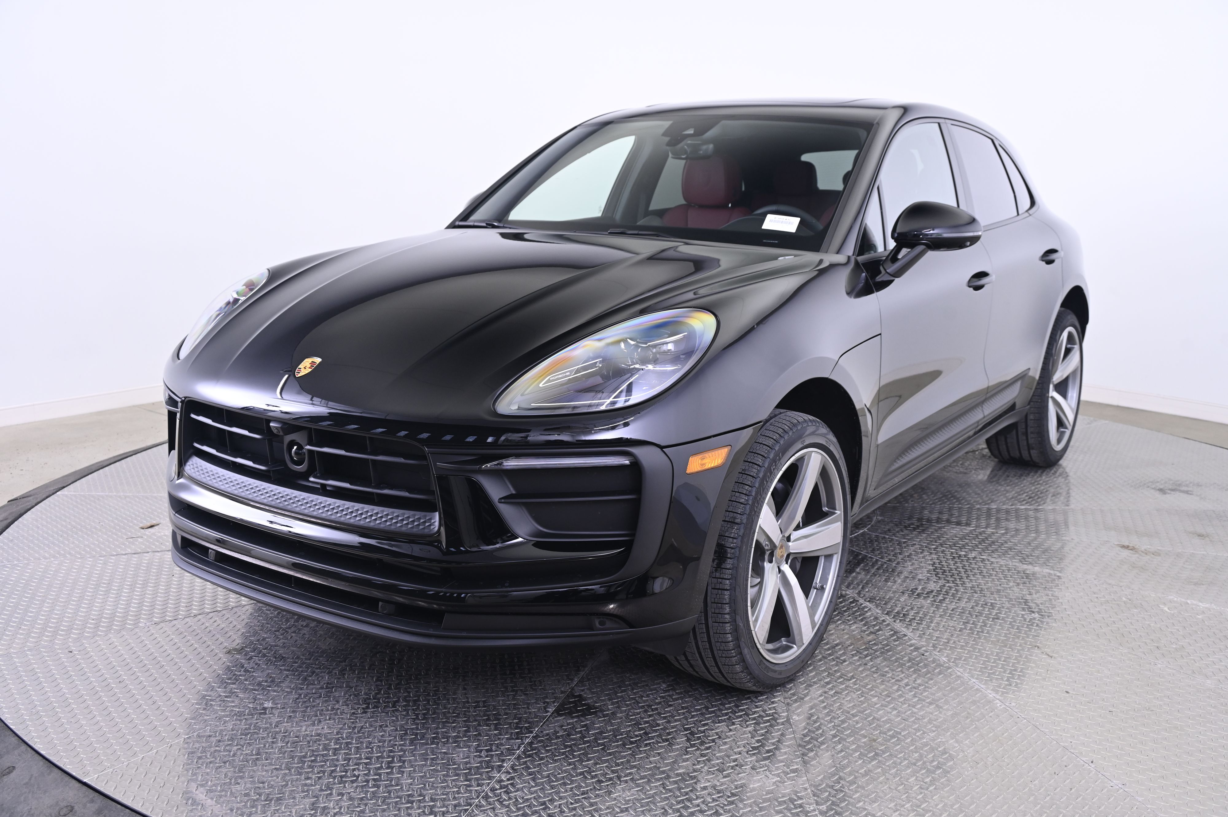Thumbnail: 2026 Porsche Macan - 1