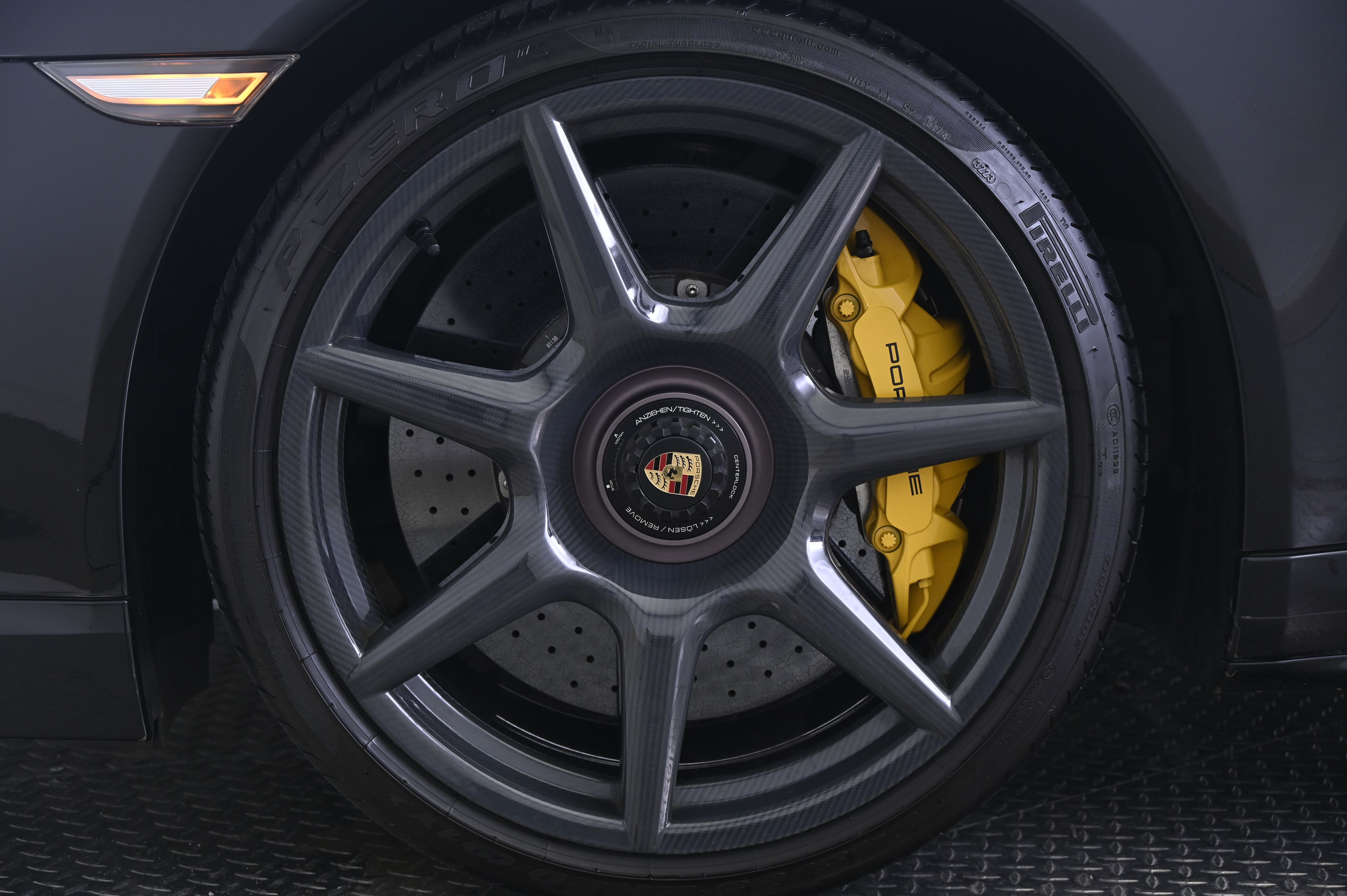 Thumbnail: 2019 Porsche 911 - 11