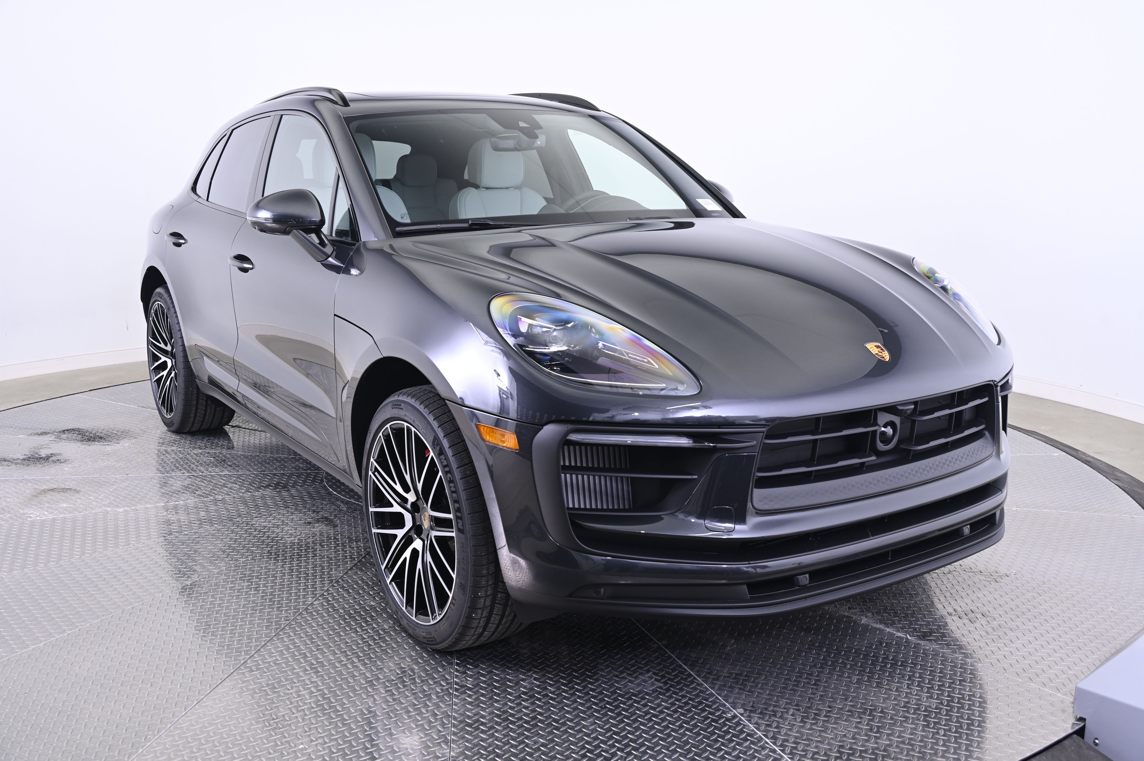 Thumbnail: 2026 Porsche Macan - 9
