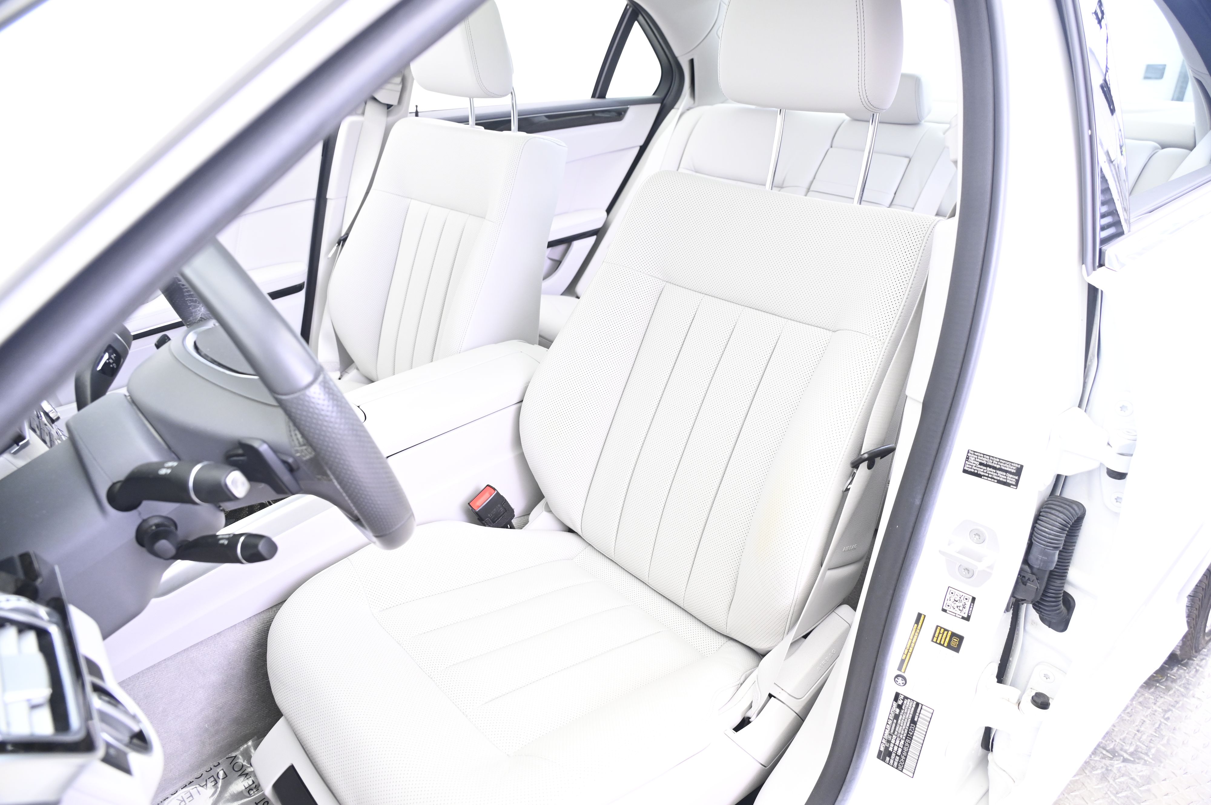 Thumbnail: 2015 Mercedes-Benz E-Class - 30