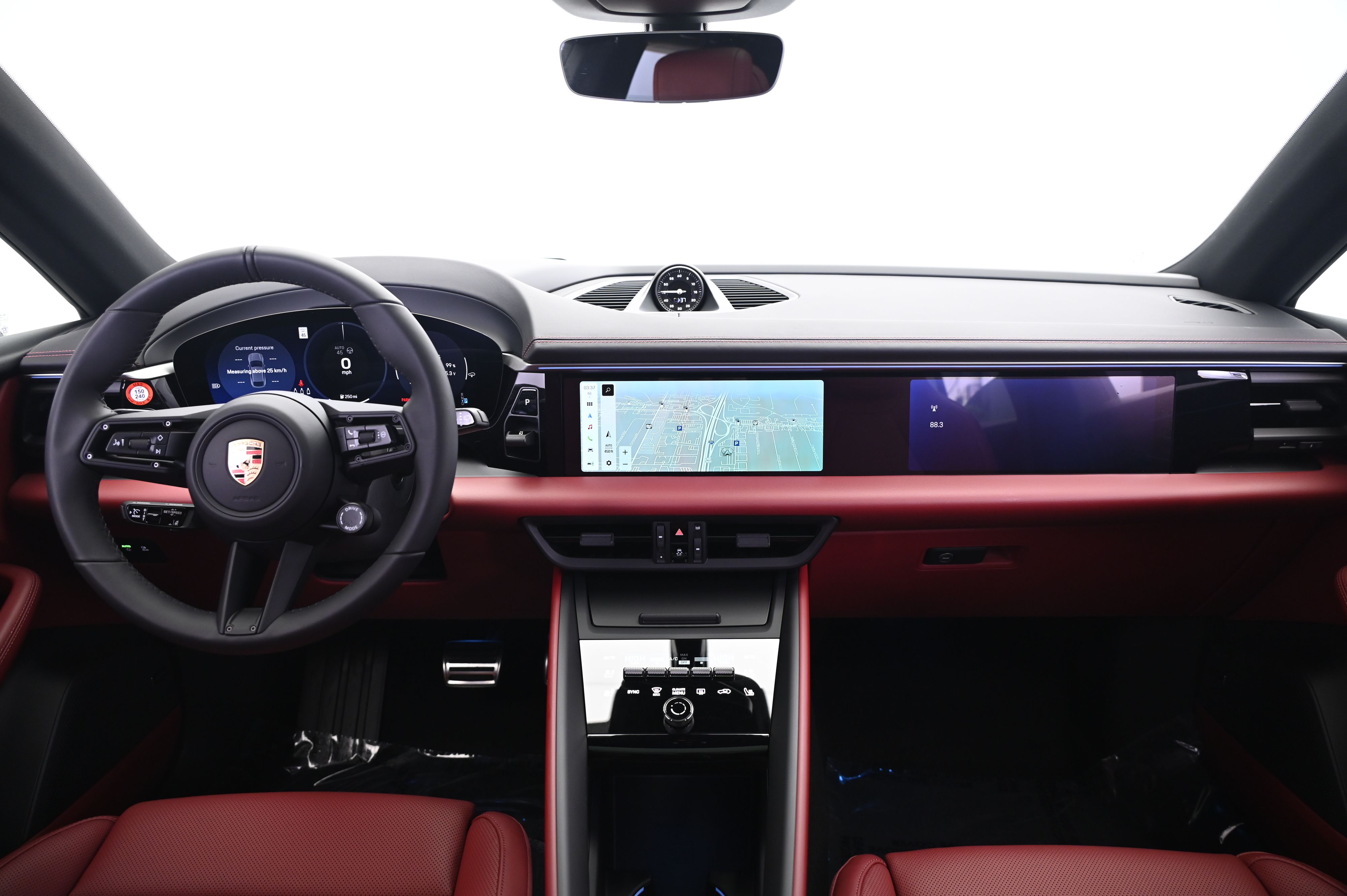 Thumbnail: 2025 Porsche Macan - 32