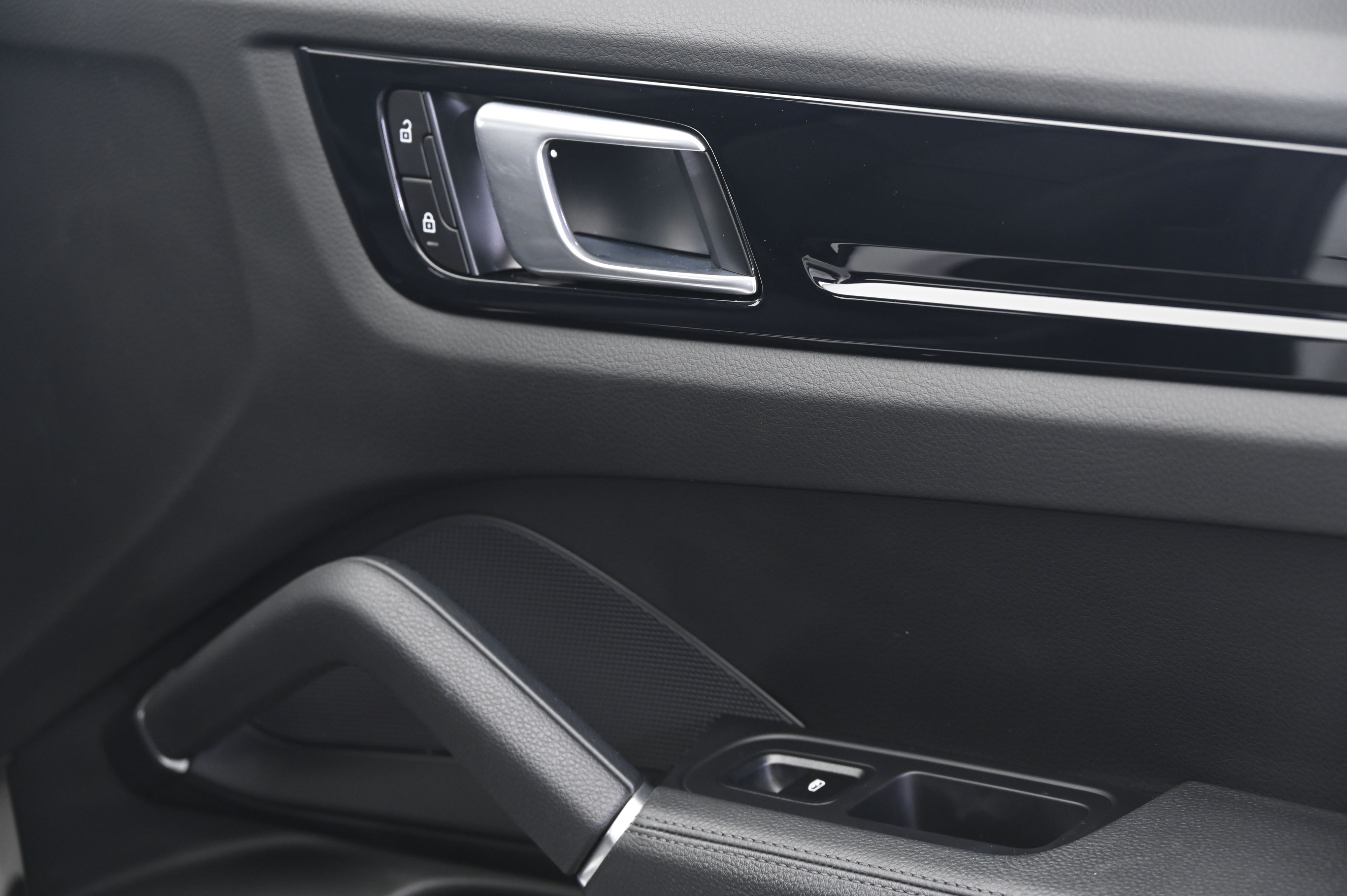 Thumbnail: 2022 Porsche Cayenne - 21