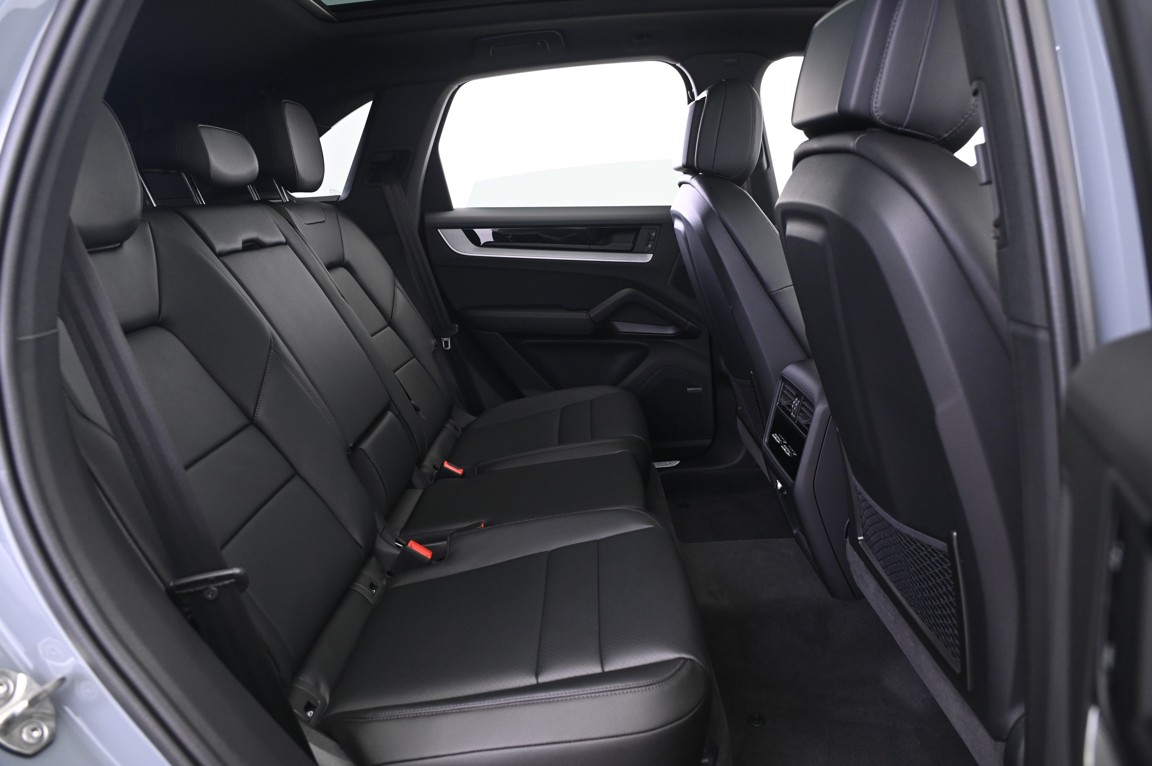 Thumbnail: 2026 Porsche Cayenne - 18