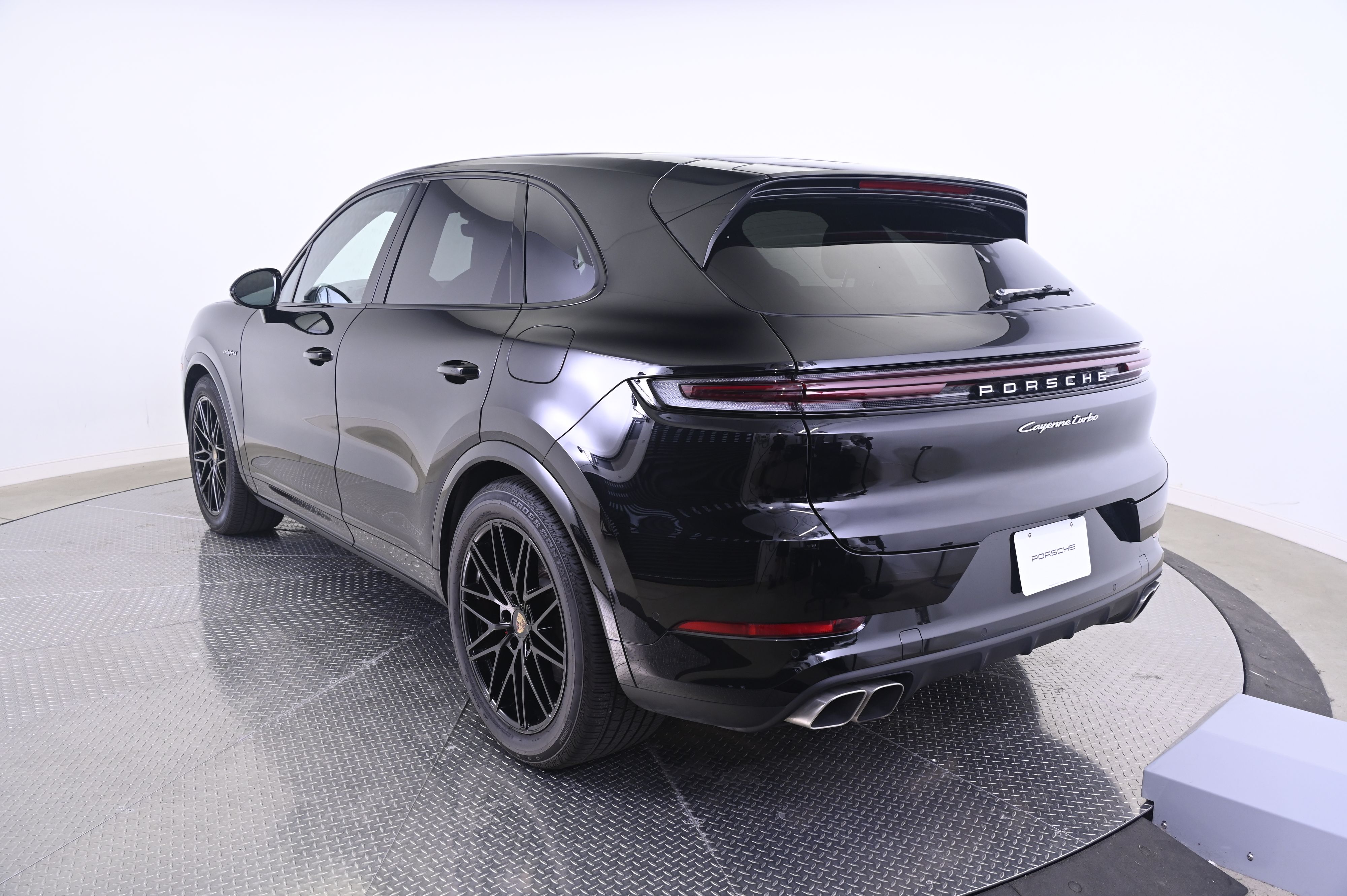 Thumbnail: 2024 Porsche Cayenne - 3