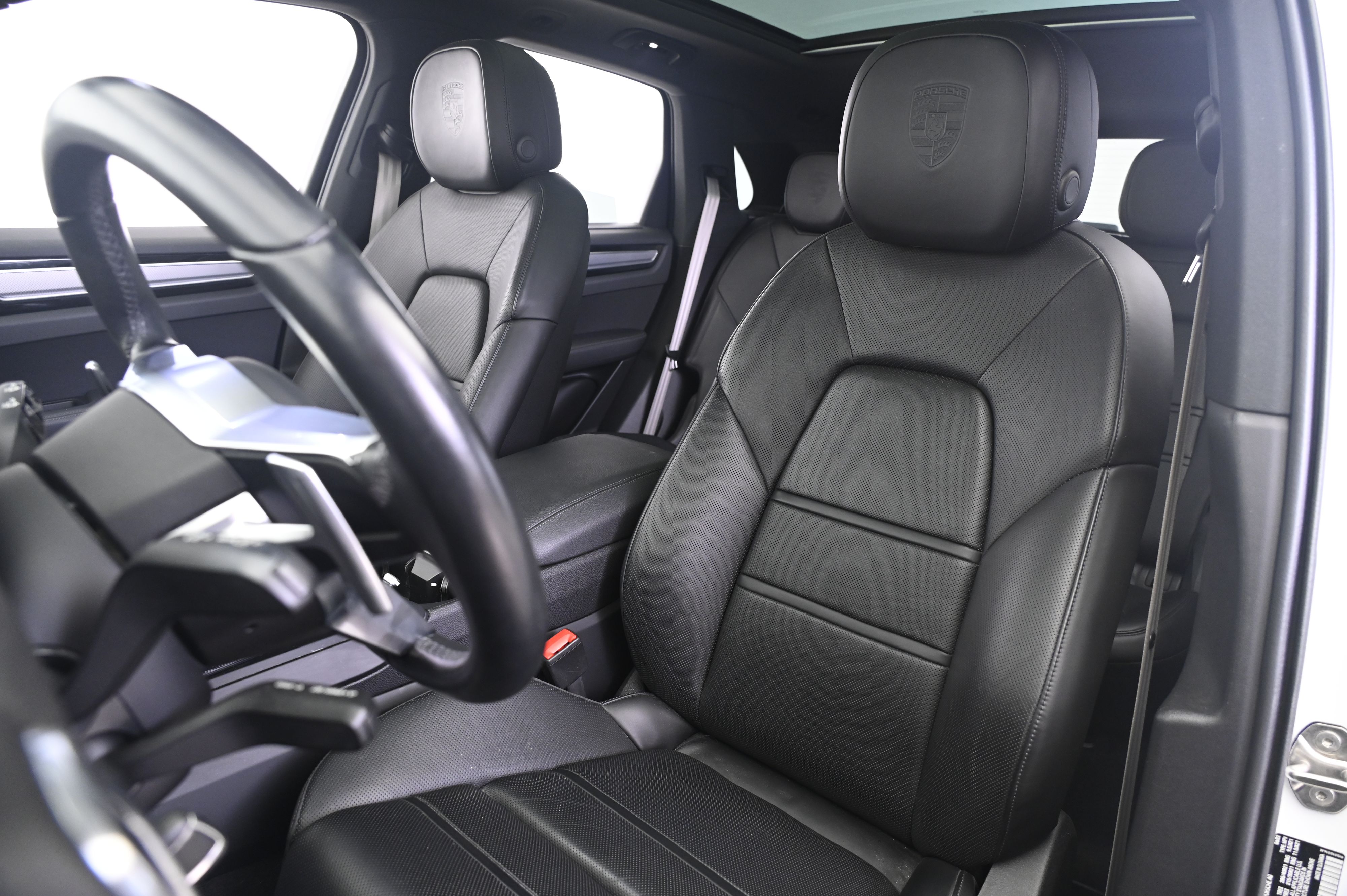 Thumbnail: 2022 Porsche Cayenne - 30