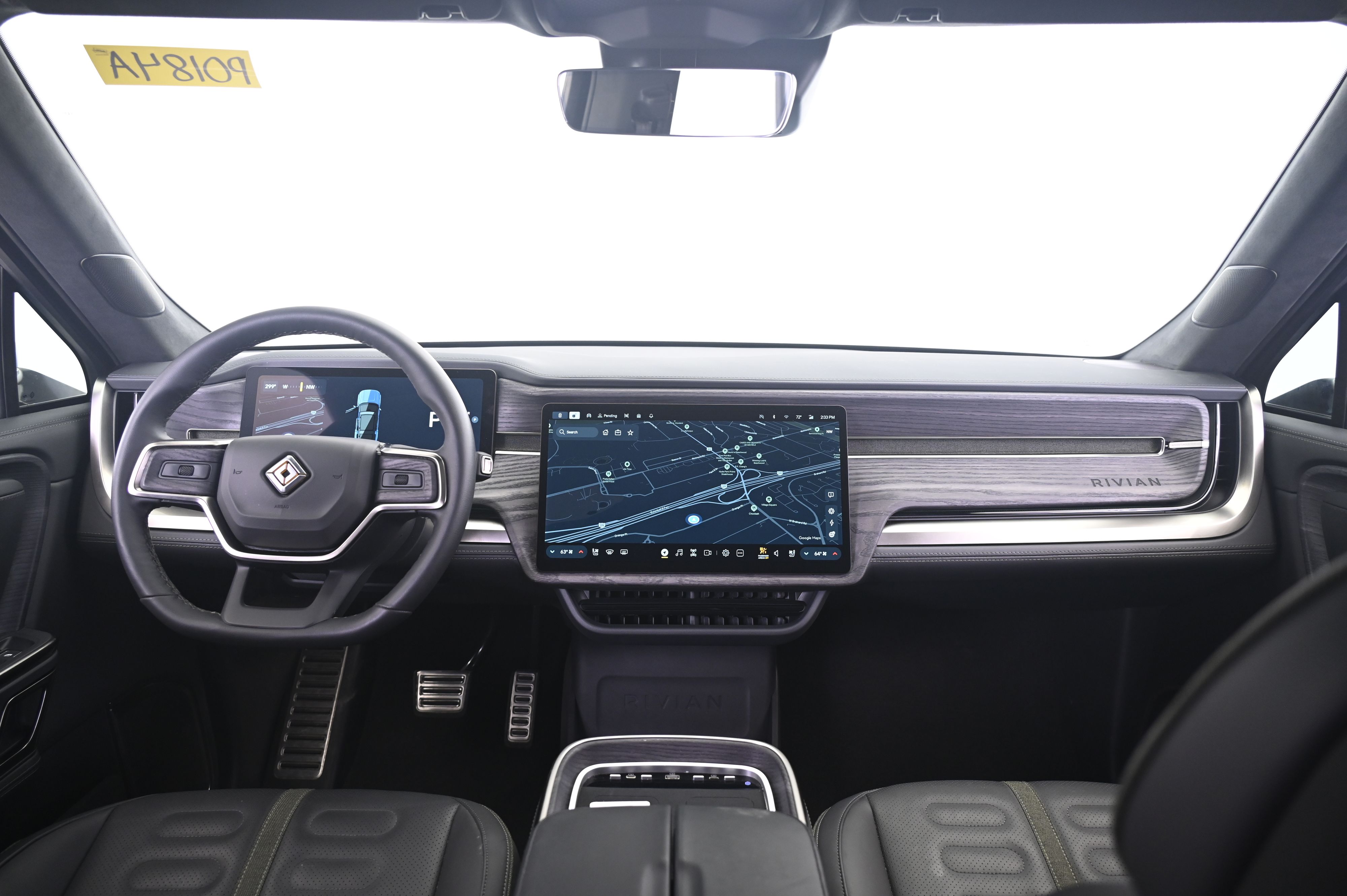 Thumbnail: 2024 Rivian R1S - 32