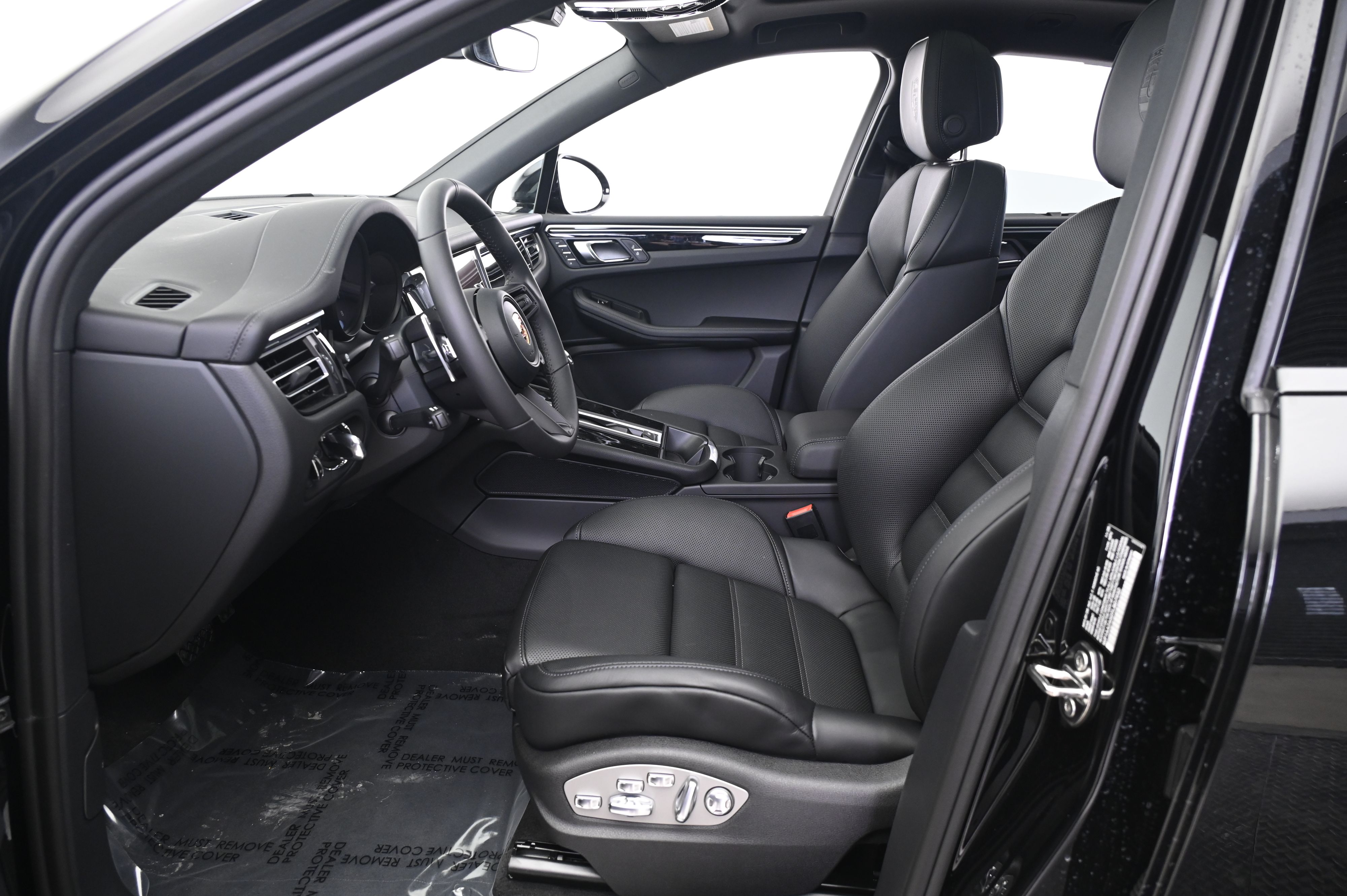 Thumbnail: 2026 Porsche Macan - 29