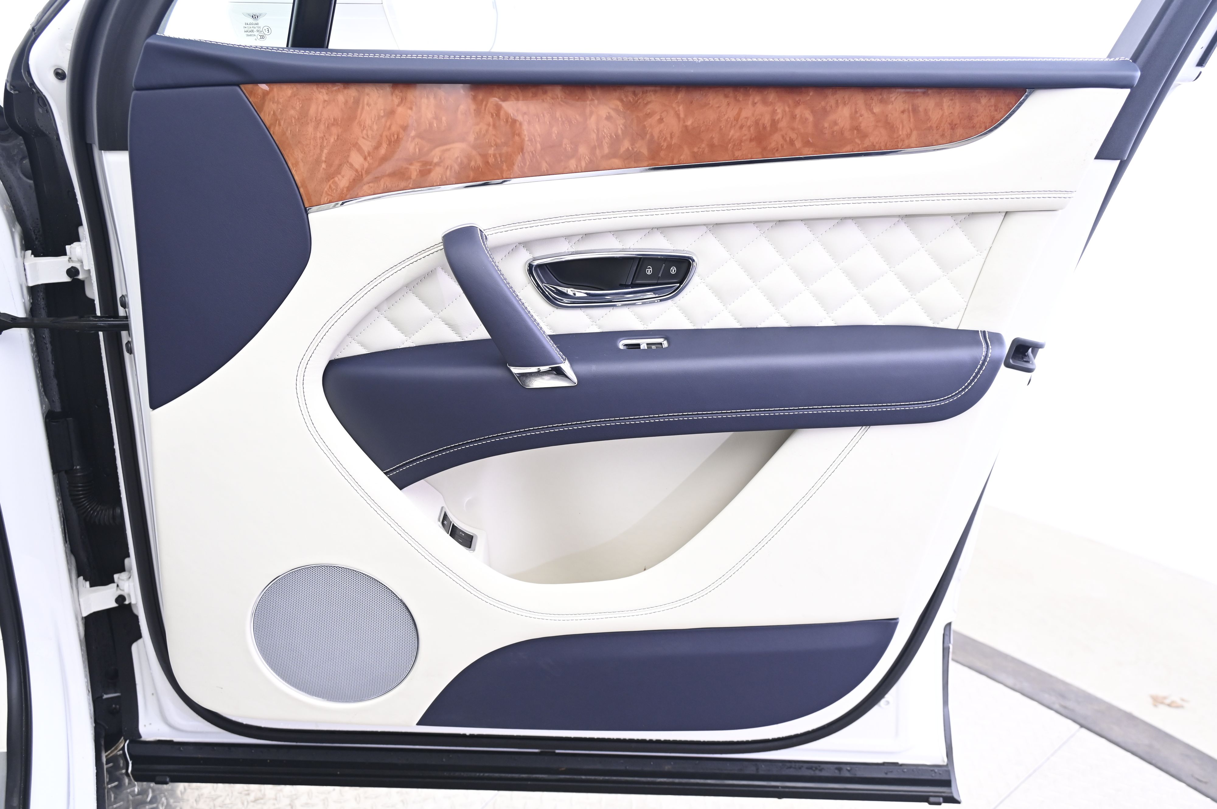 Thumbnail: 2019 Bentley Bentayga - 20