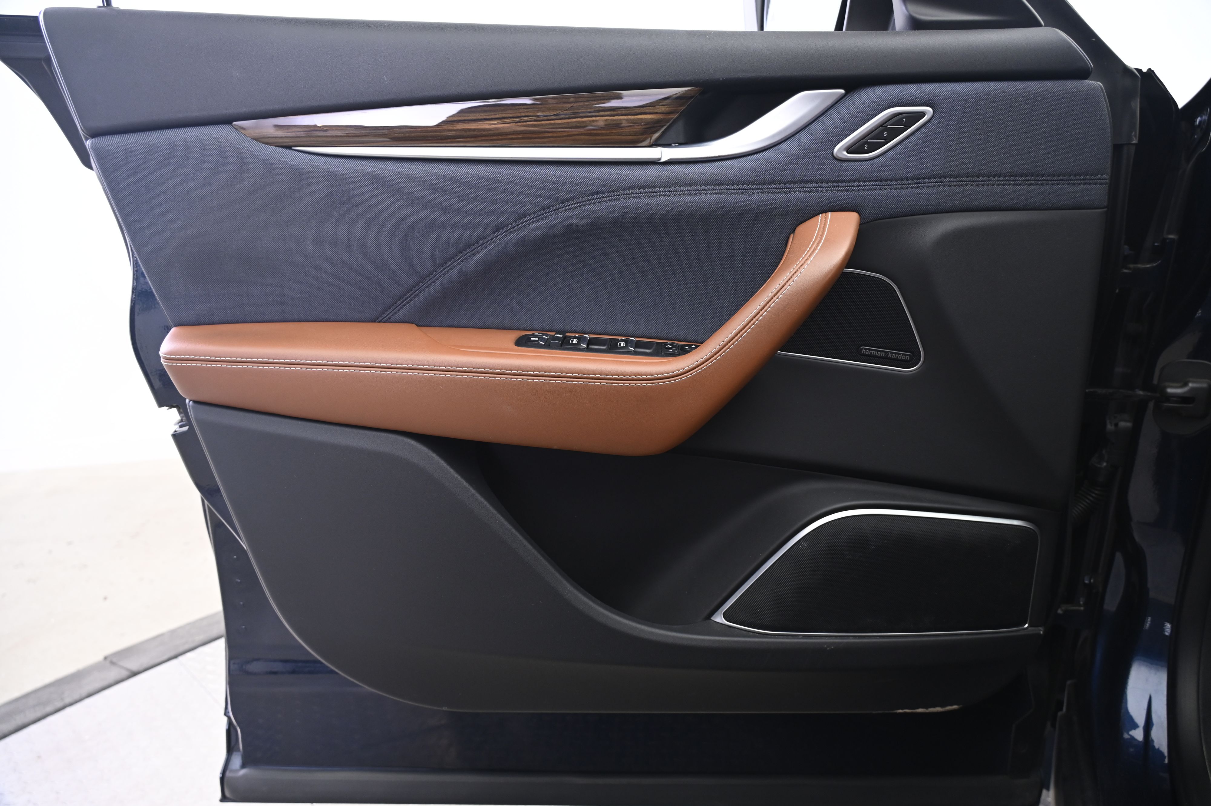 Thumbnail: 2020 Maserati Levante - 26