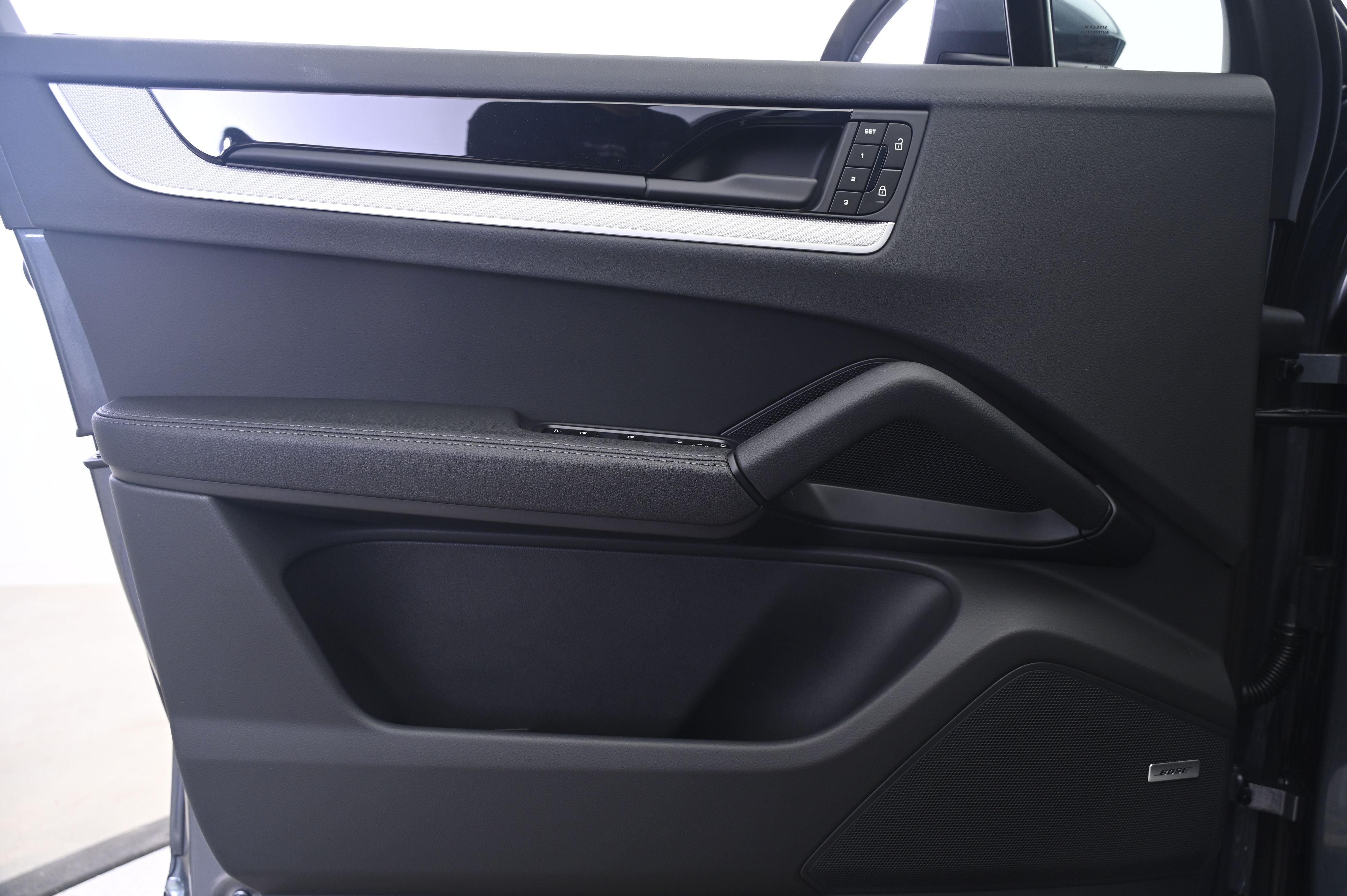 Thumbnail: 2026 Porsche Cayenne - 26