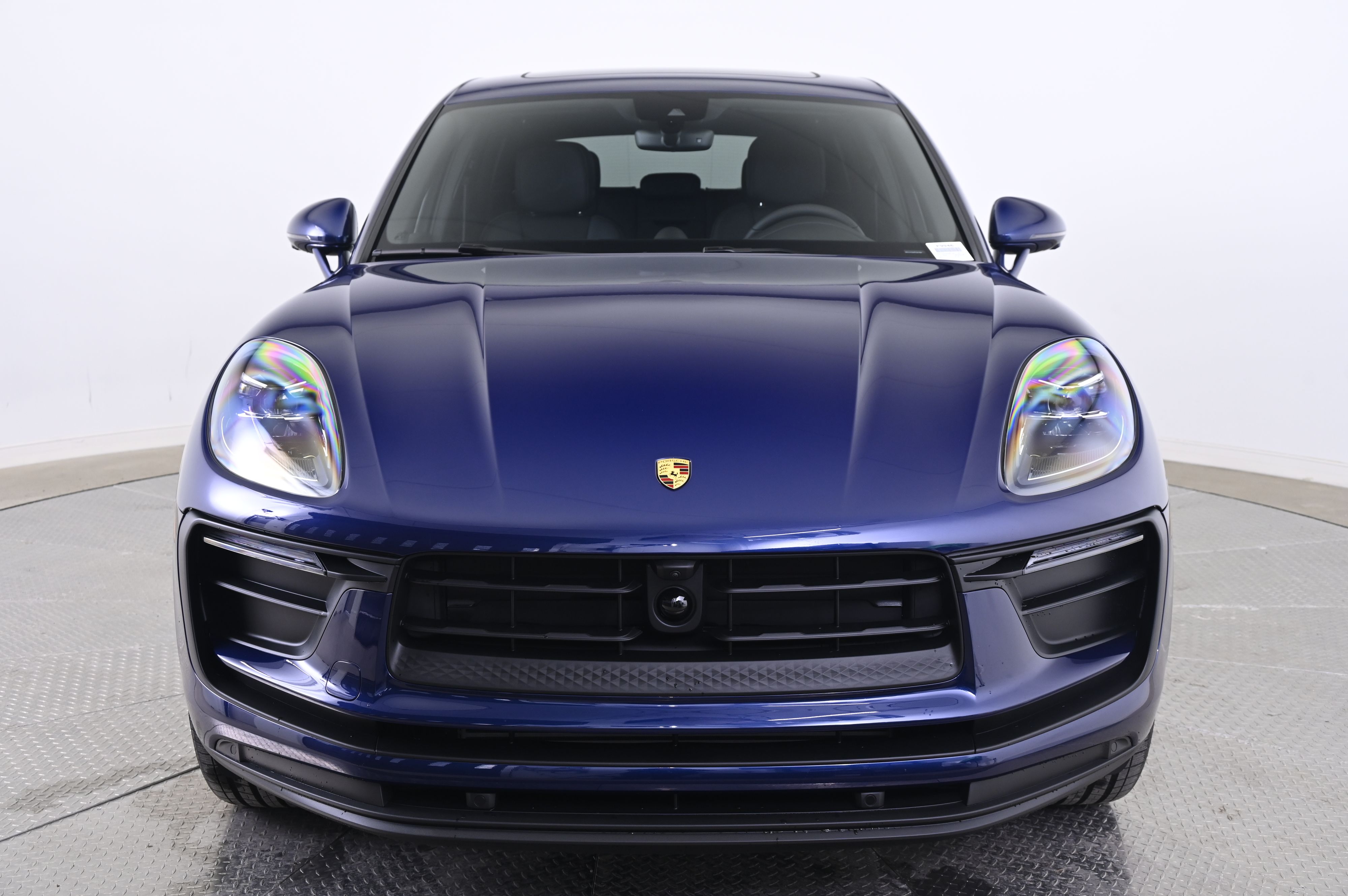 Thumbnail: 2026 Porsche Macan - 10