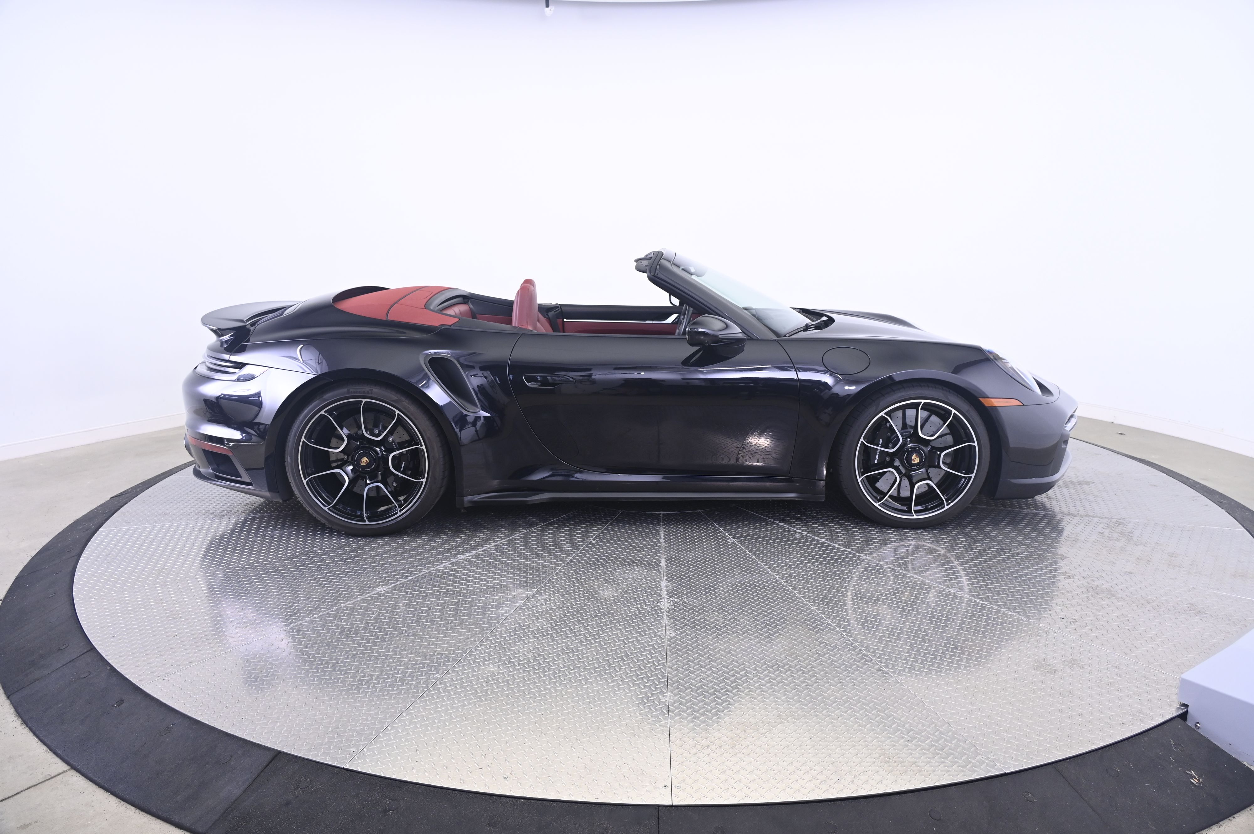 Thumbnail: 2021 Porsche 911 - 8