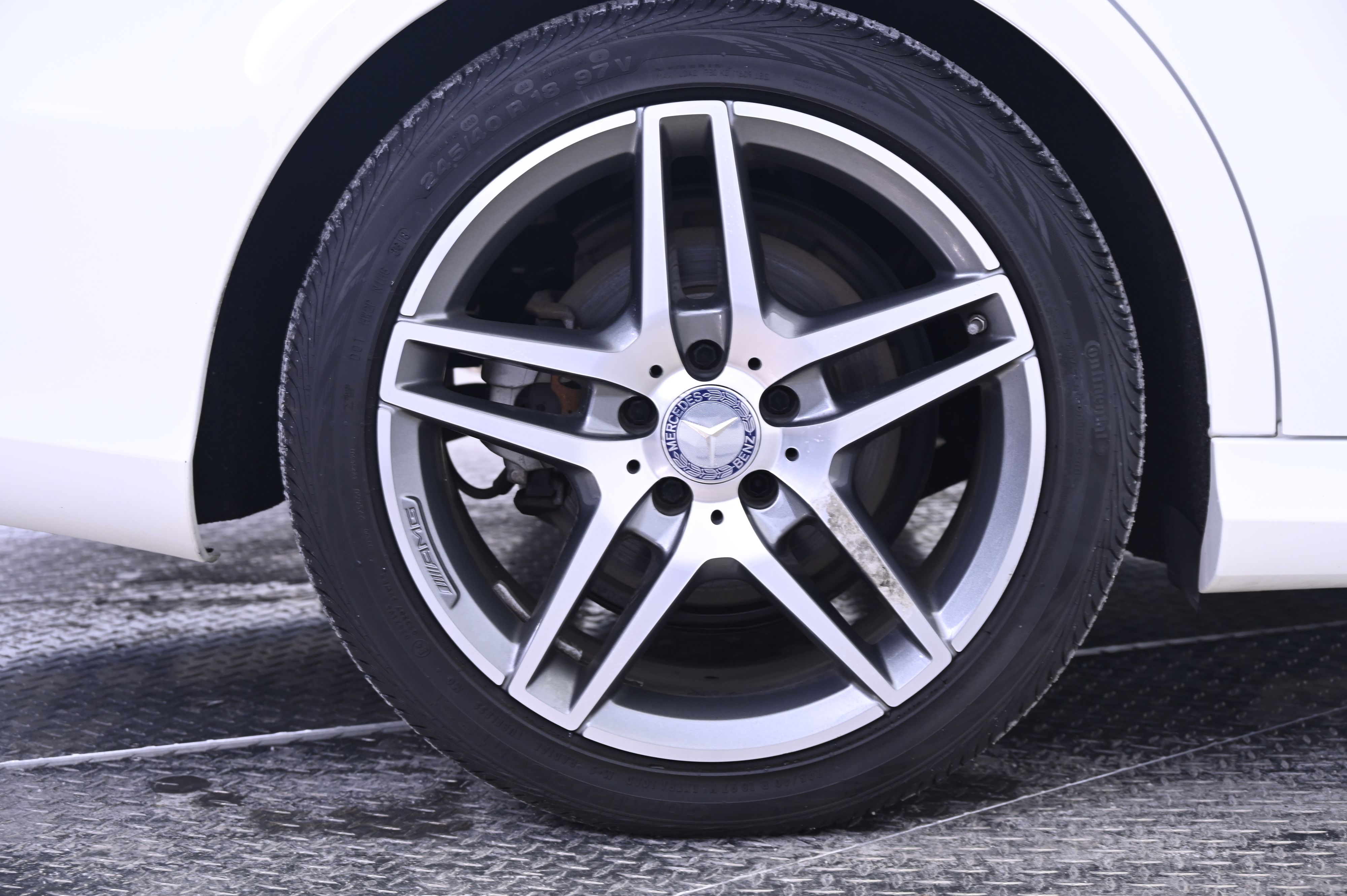 Thumbnail: 2015 Mercedes-Benz E-Class - 13